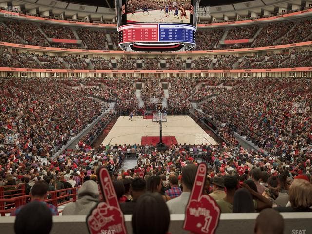 United Center - Section Level I Suite 16 Seat View
