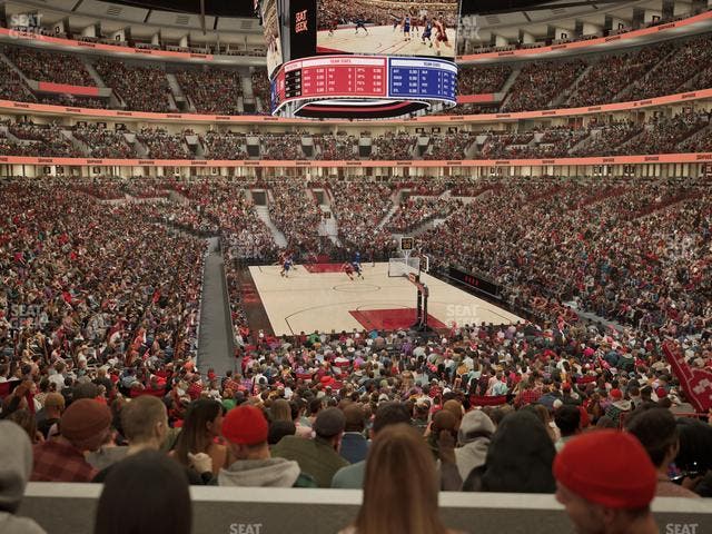 United Center - Section Level I Suite 18 Seat View
