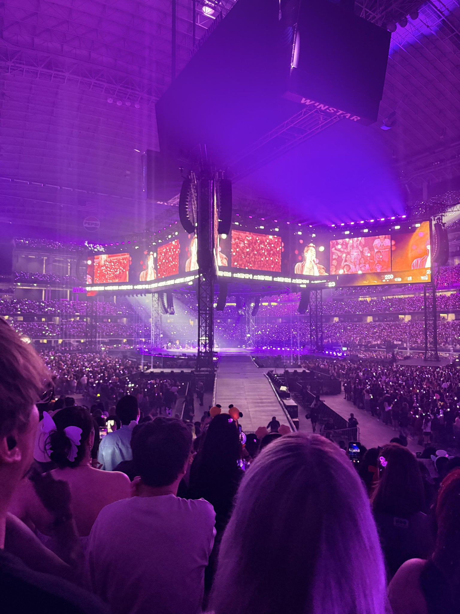 Vue réelle des fans prise de la Section 102 au site AT&T Stadium par Melissa G