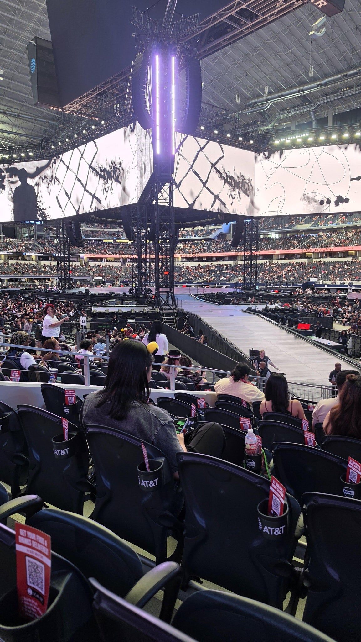Vue réelle des fans prise de la Section 103 au site AT&T Stadium par Erika V