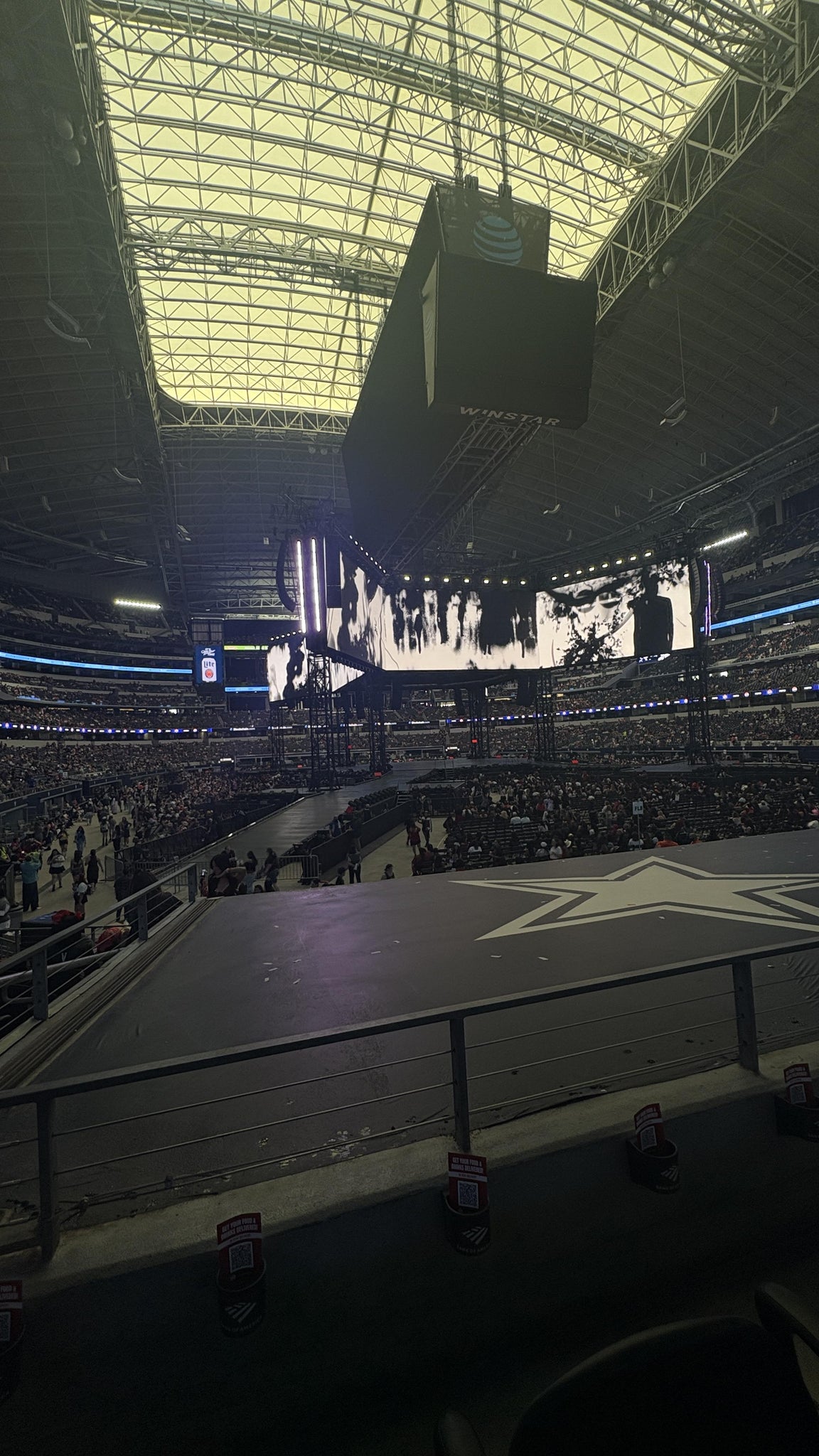 Vue réelle des fans prise de la Section 150 au site AT&T Stadium par Mariana G