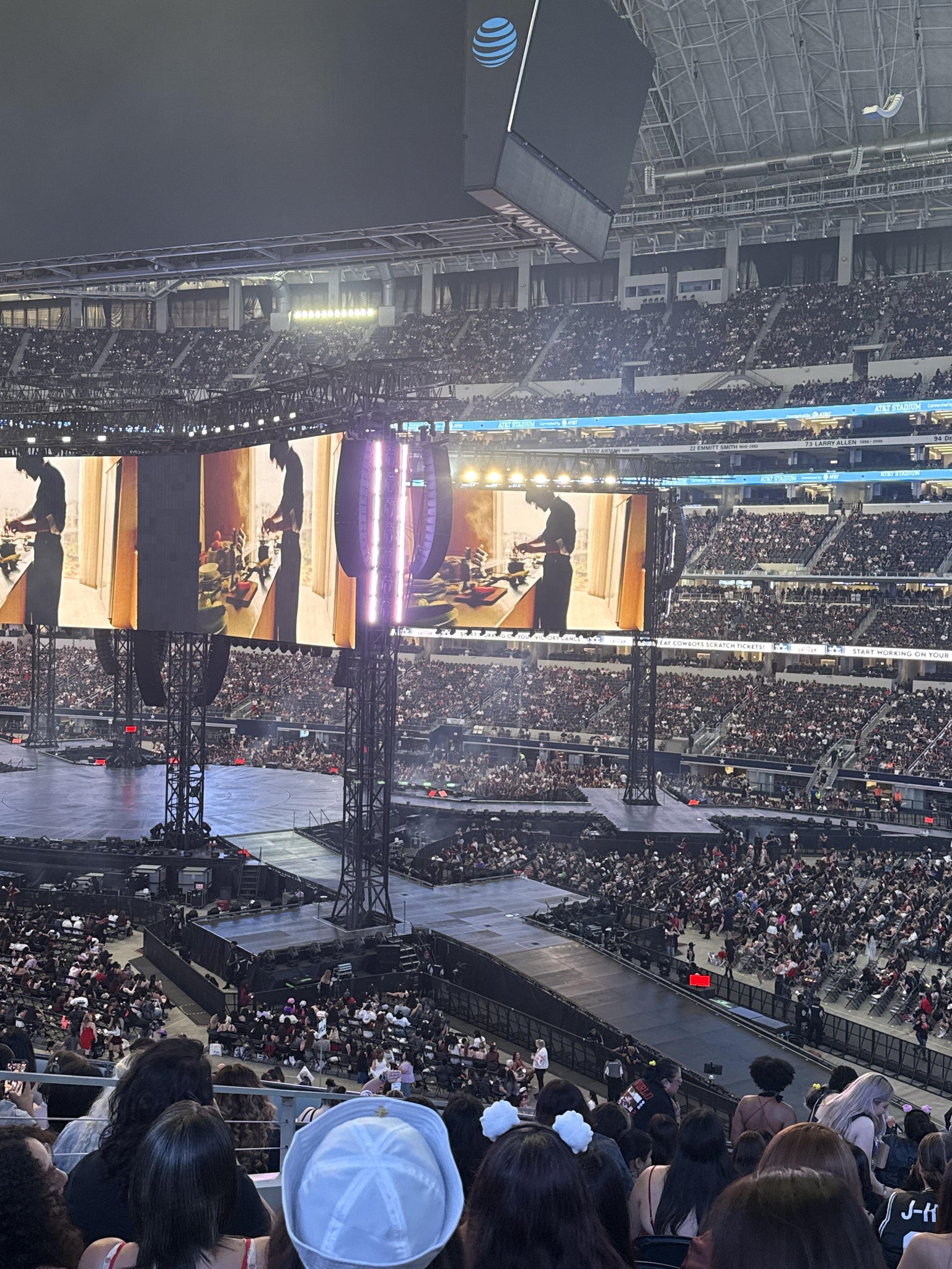 Vue réelle des fans prise de la Section 205 au site AT&T Stadium par Krys I