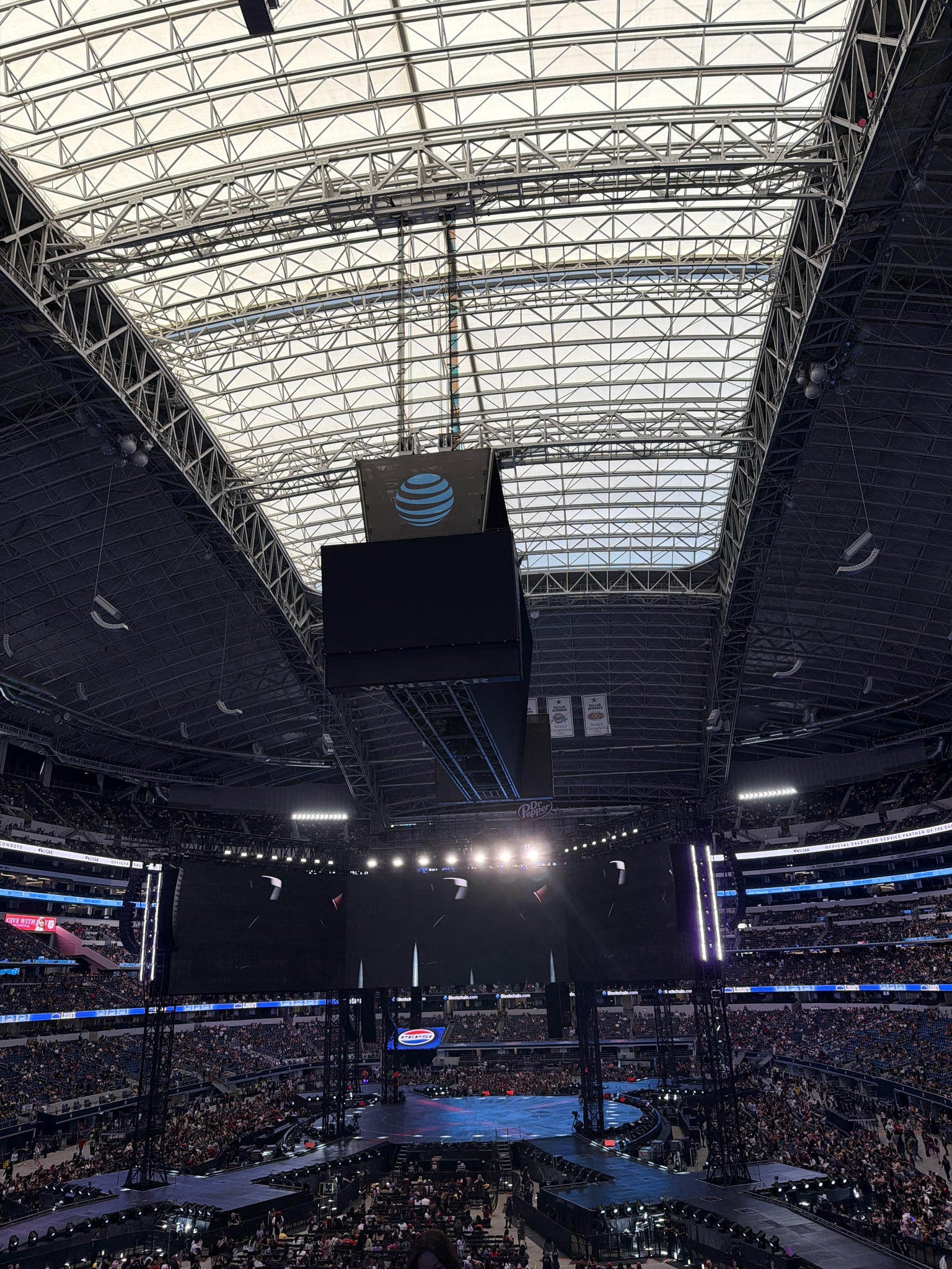 Vue réelle des fans prise de la Section 221 au site AT&T Stadium par Bhuvana rao P
