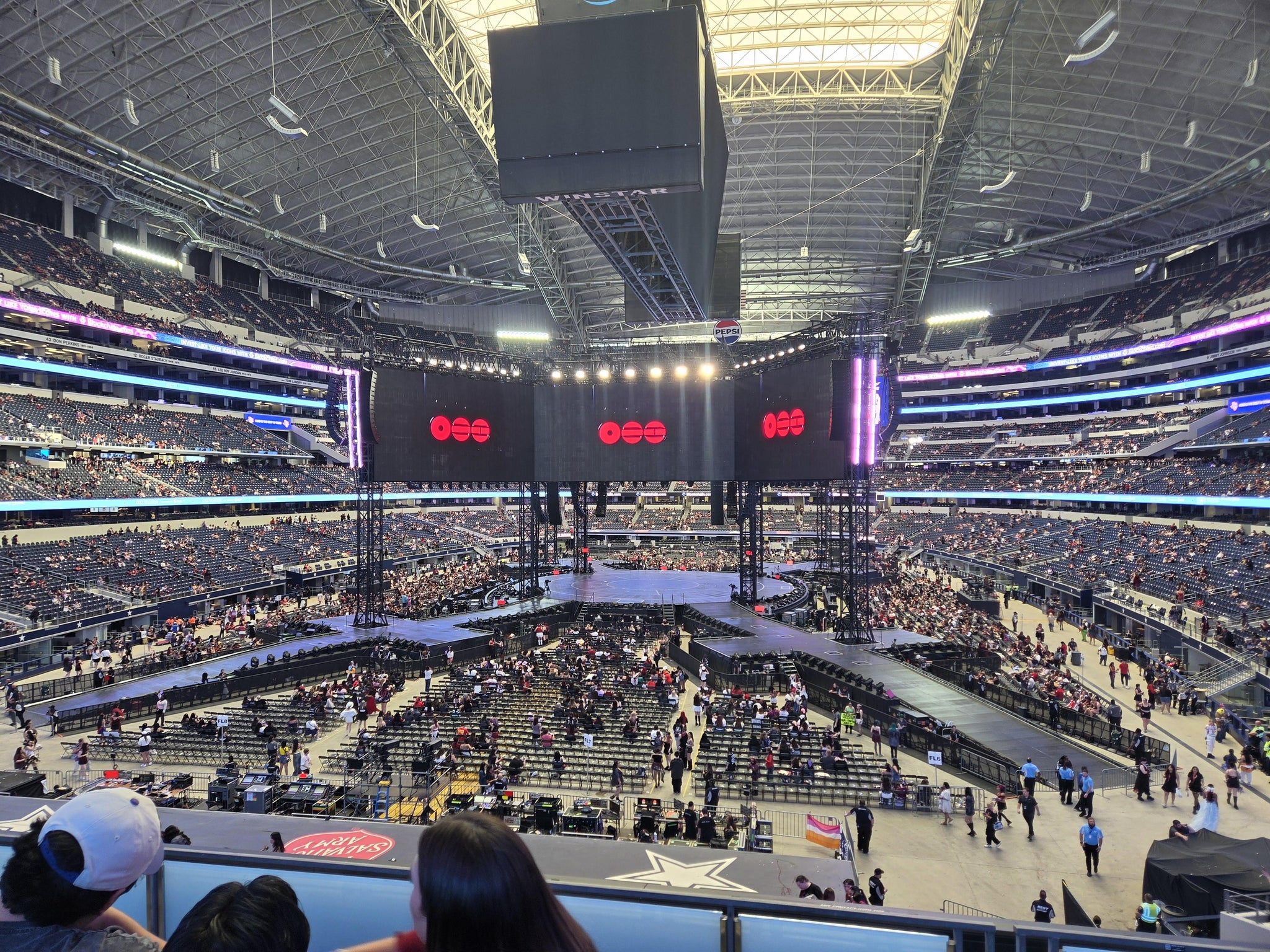 Vue réelle des fans prise de la Section 246 au site AT&T Stadium par Mary C