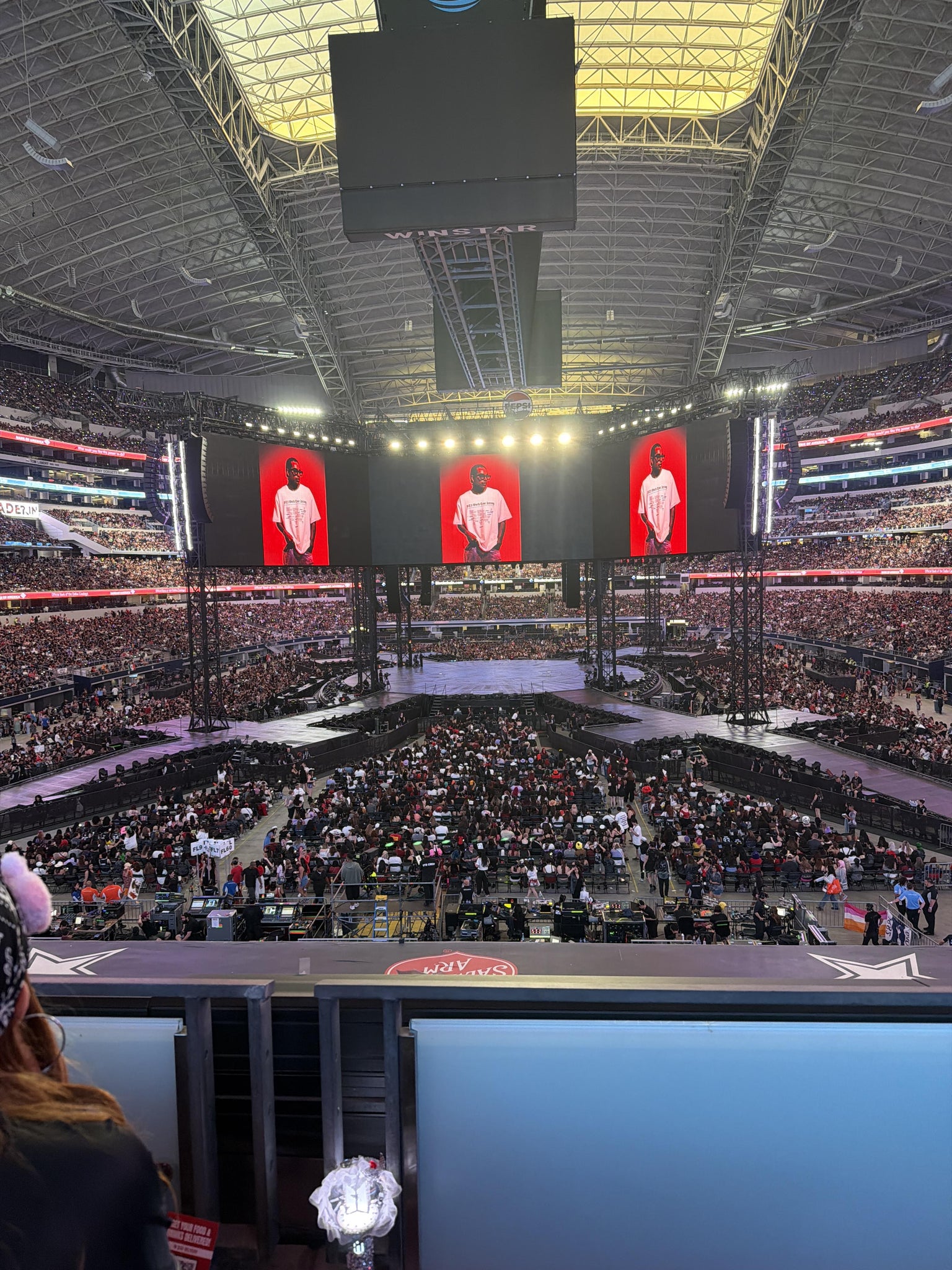 Vue réelle des fans prise de la Section 247 au site AT&T Stadium par Michelle S