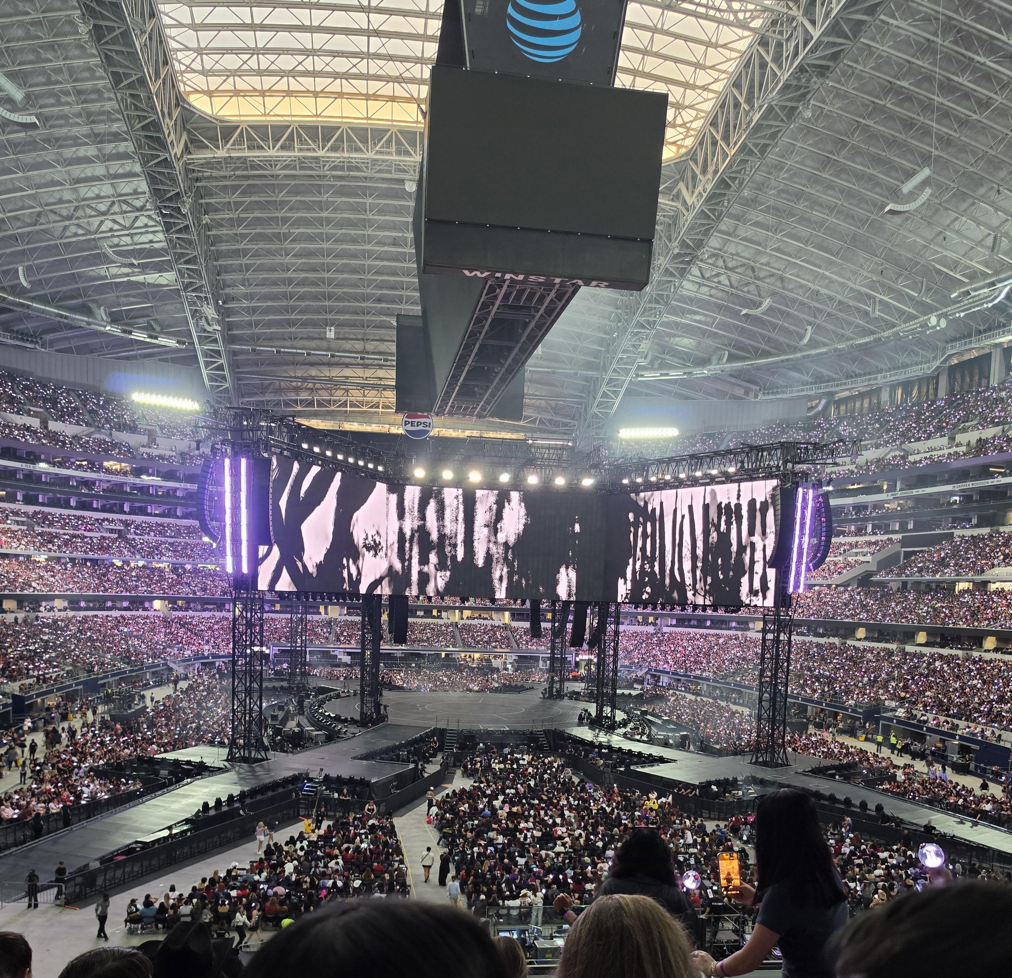 Vue réelle des fans prise de la Section 249 au site AT&T Stadium par Crystal V
