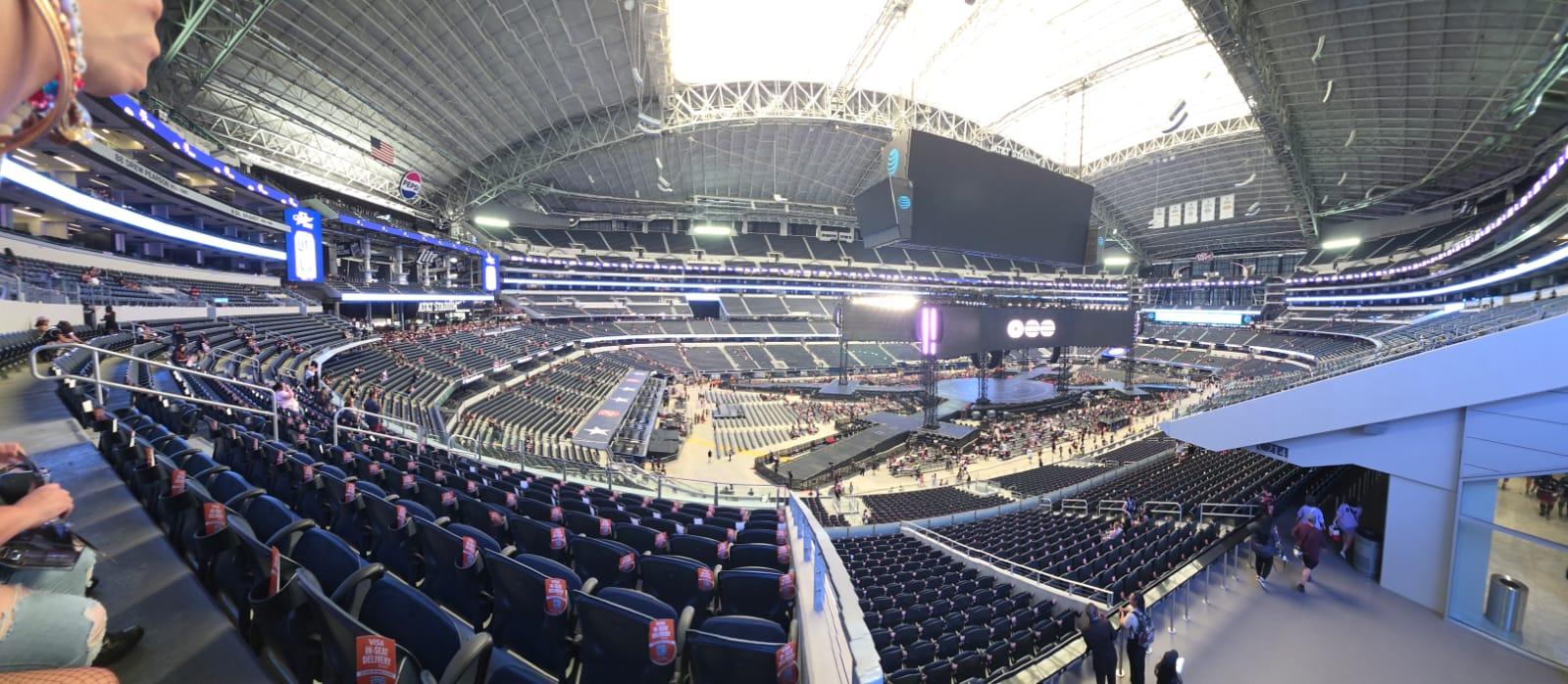 Vue réelle des fans prise de la Section 316 au site AT&T Stadium par Sofia H