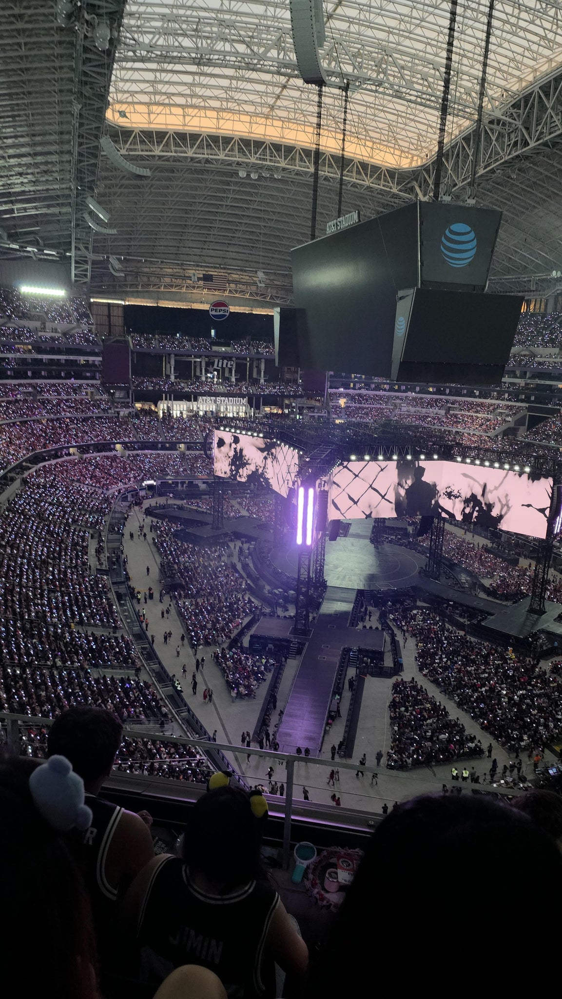 Vue réelle des fans prise de la Section 402 au site AT&T Stadium par Renata V