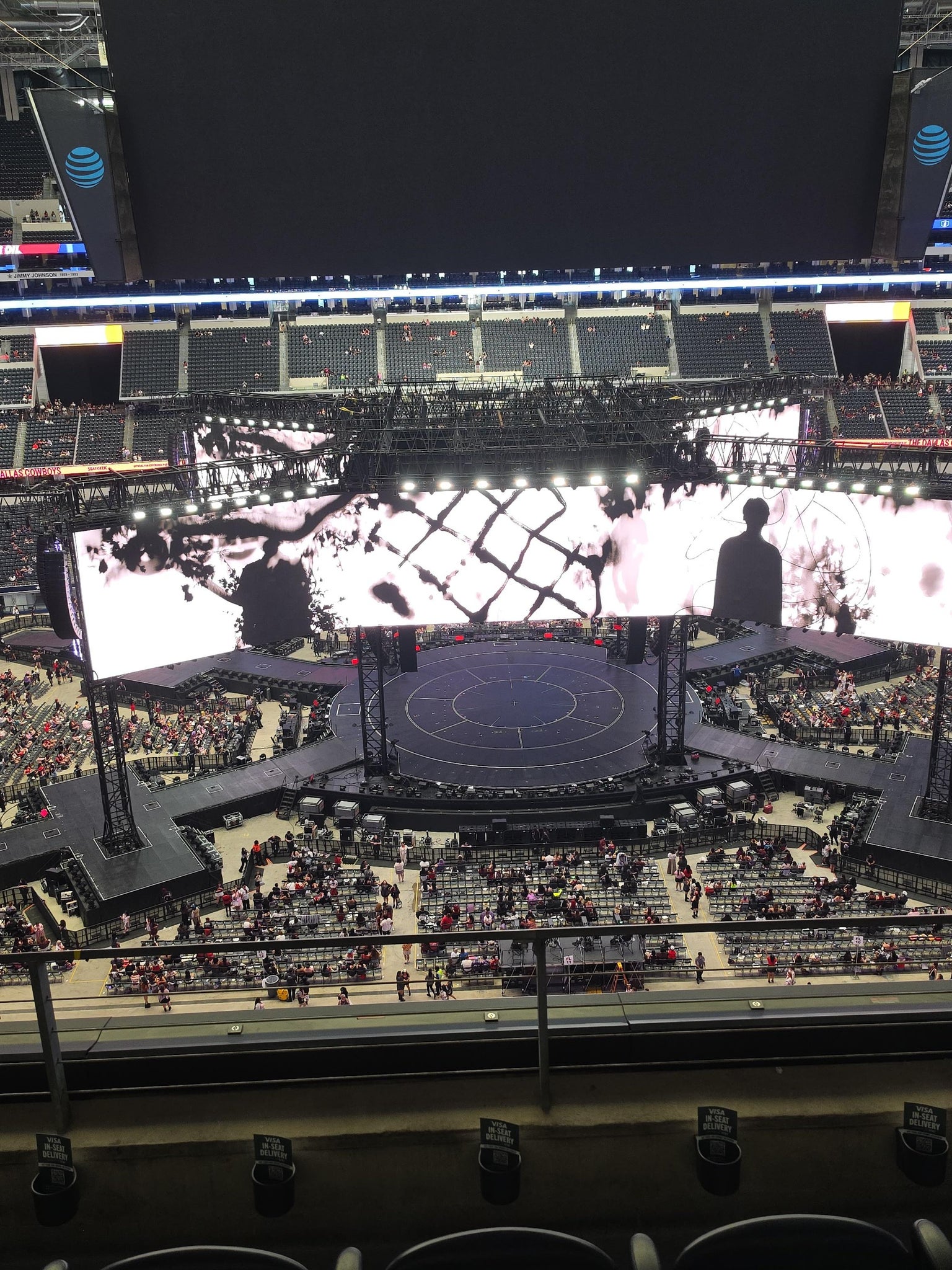 Vue réelle des fans prise de la Section 412 au site AT&T Stadium par Katelin R