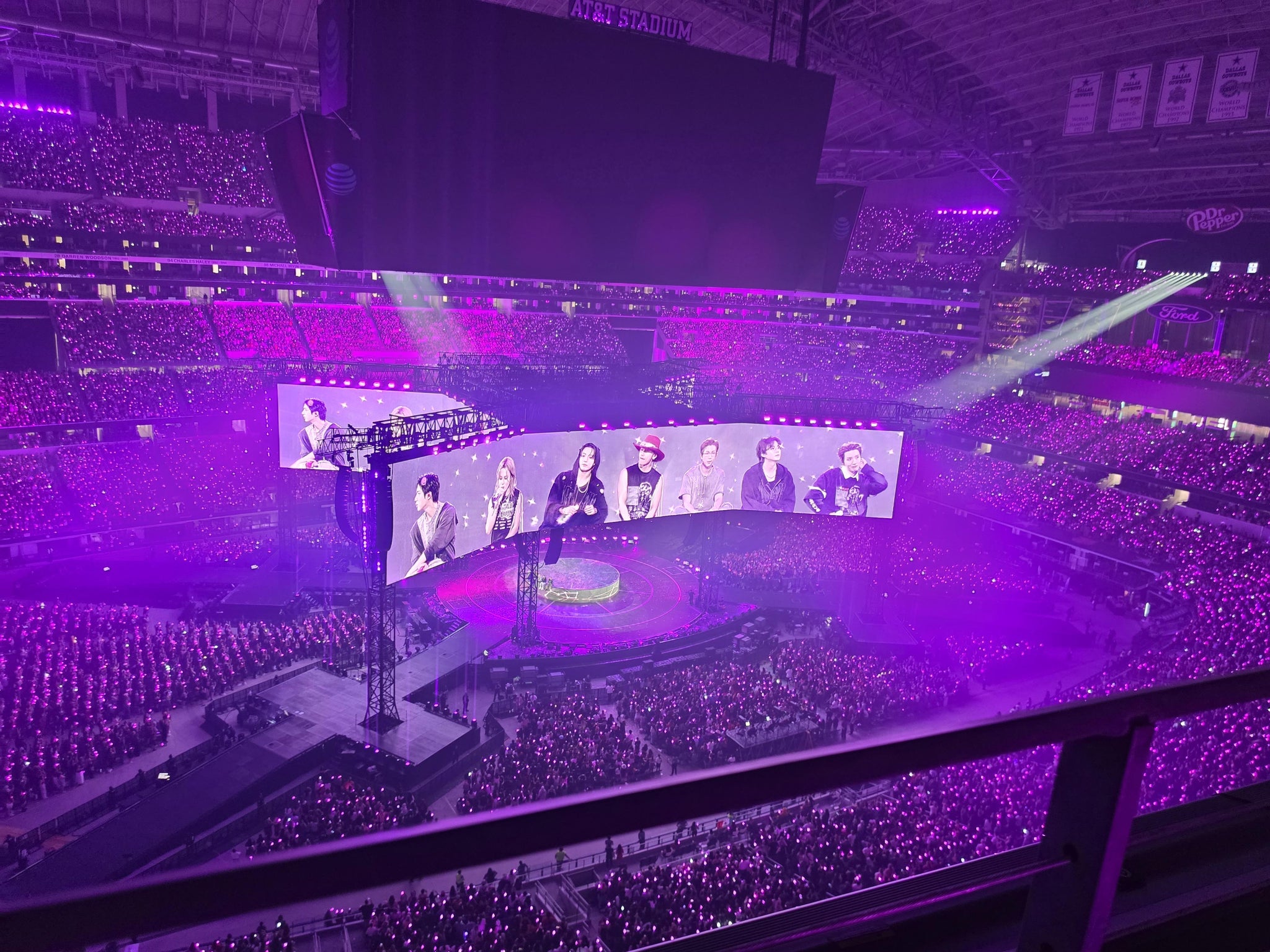 Vue réelle des fans prise de la Section 415 au site AT&T Stadium par Megan G