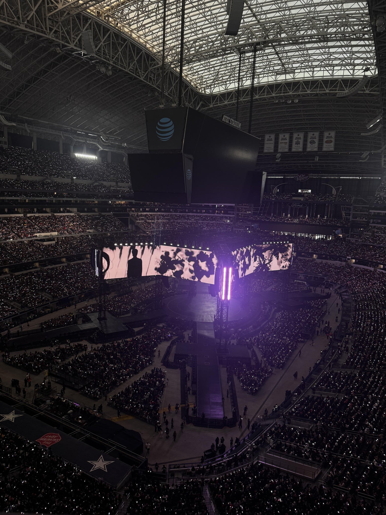 Vue réelle des fans prise de la Section 422 au site AT&T Stadium par Vallerie R