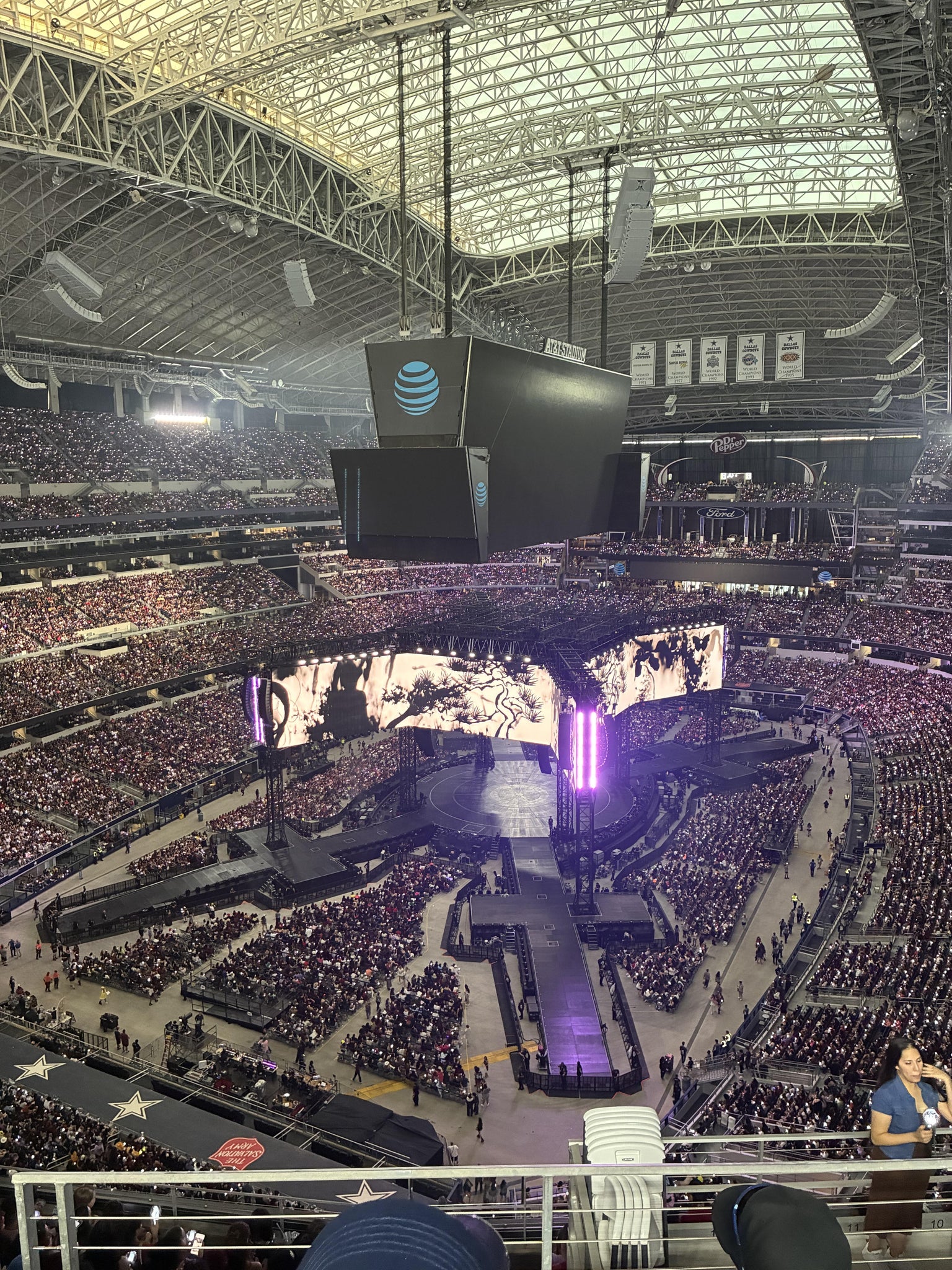 Vue réelle des fans prise de la Section 423 au site AT&T Stadium par Barbara M