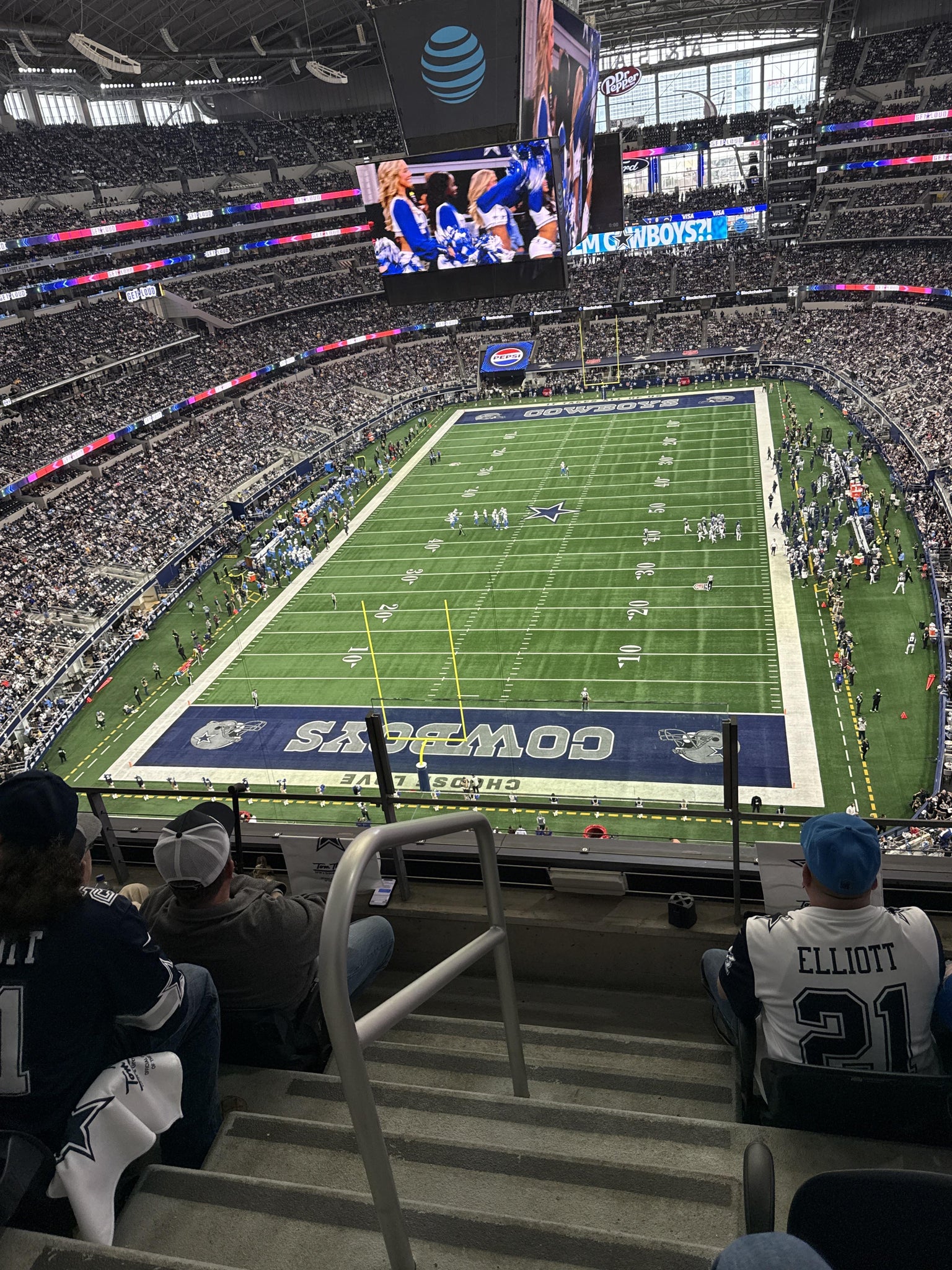 Real Fan View taken from Section 425 at AT&T Stadium by Miguel G
