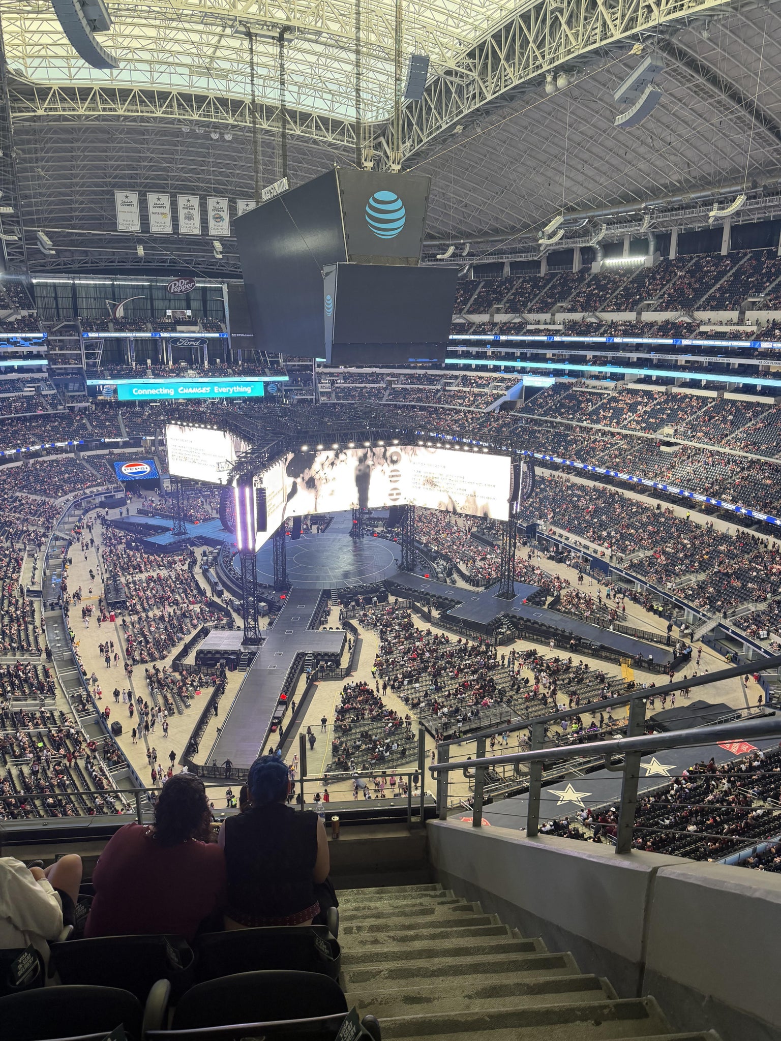 Vue réelle des fans prise de la Section 432 au site AT&T Stadium par Andre A