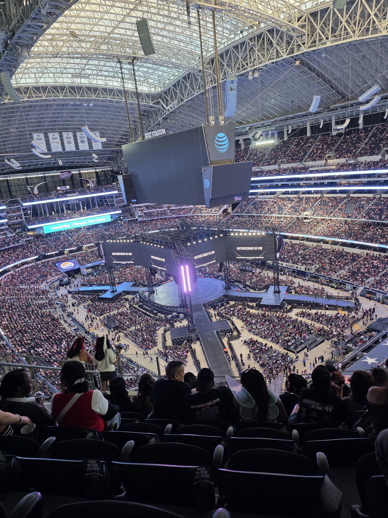 Vue réelle des fans prise de la Section 434 au site AT&T Stadium par Rilee W