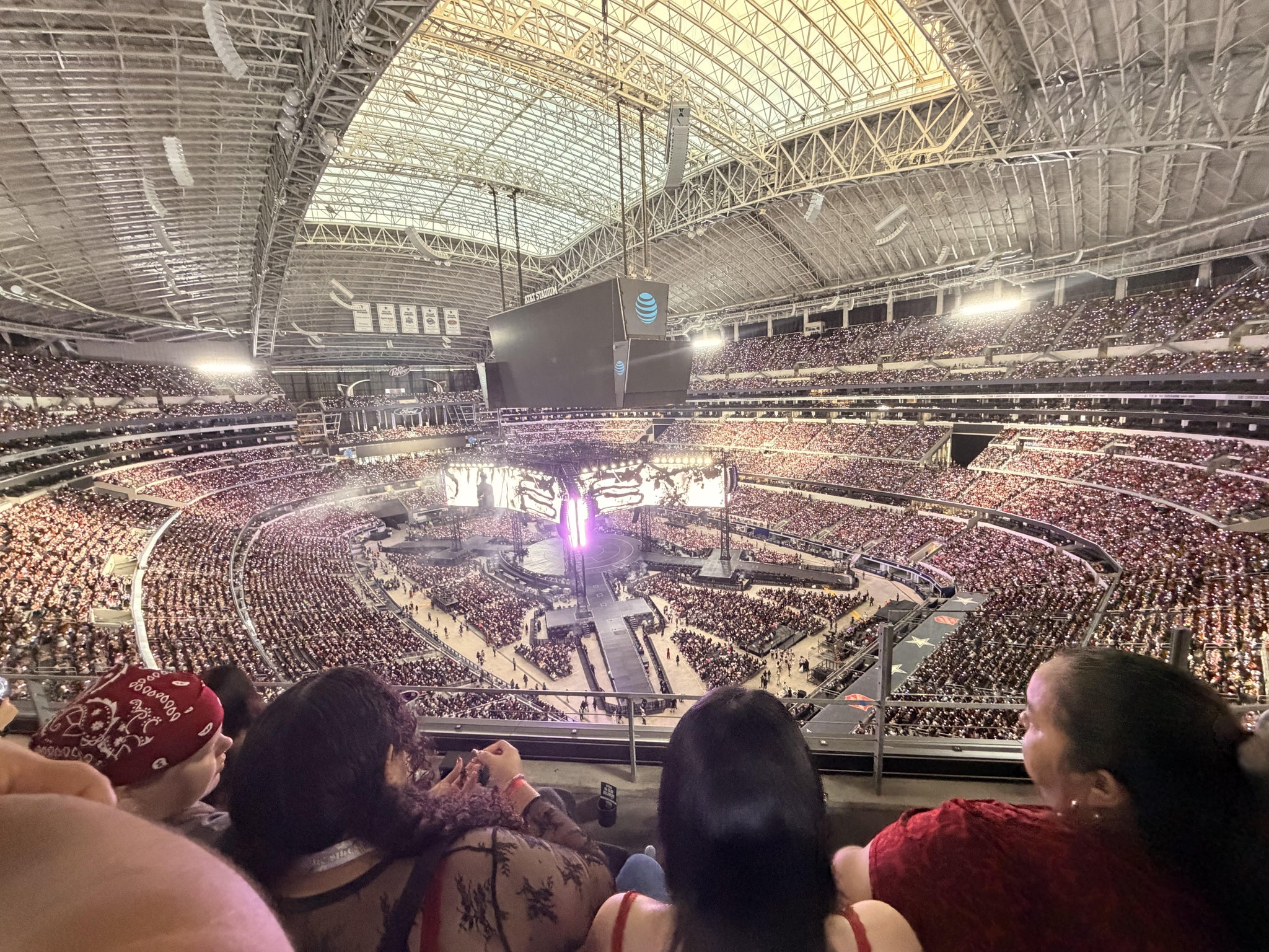 Vue réelle des fans prise de la Section 435 au site AT&T Stadium par Isabella B