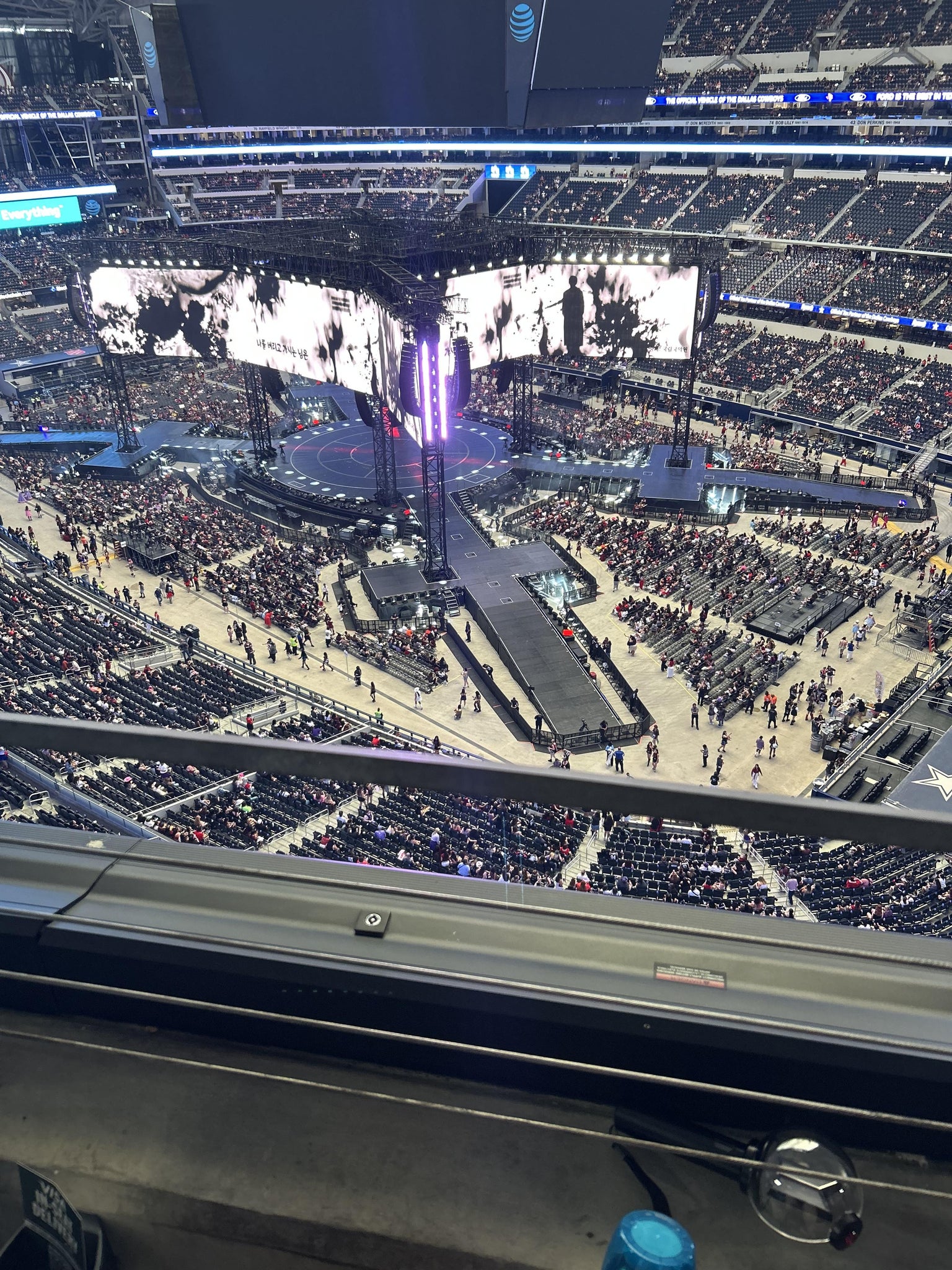 Vue réelle des fans prise de la Section 436 au site AT&T Stadium par Jacqueline R