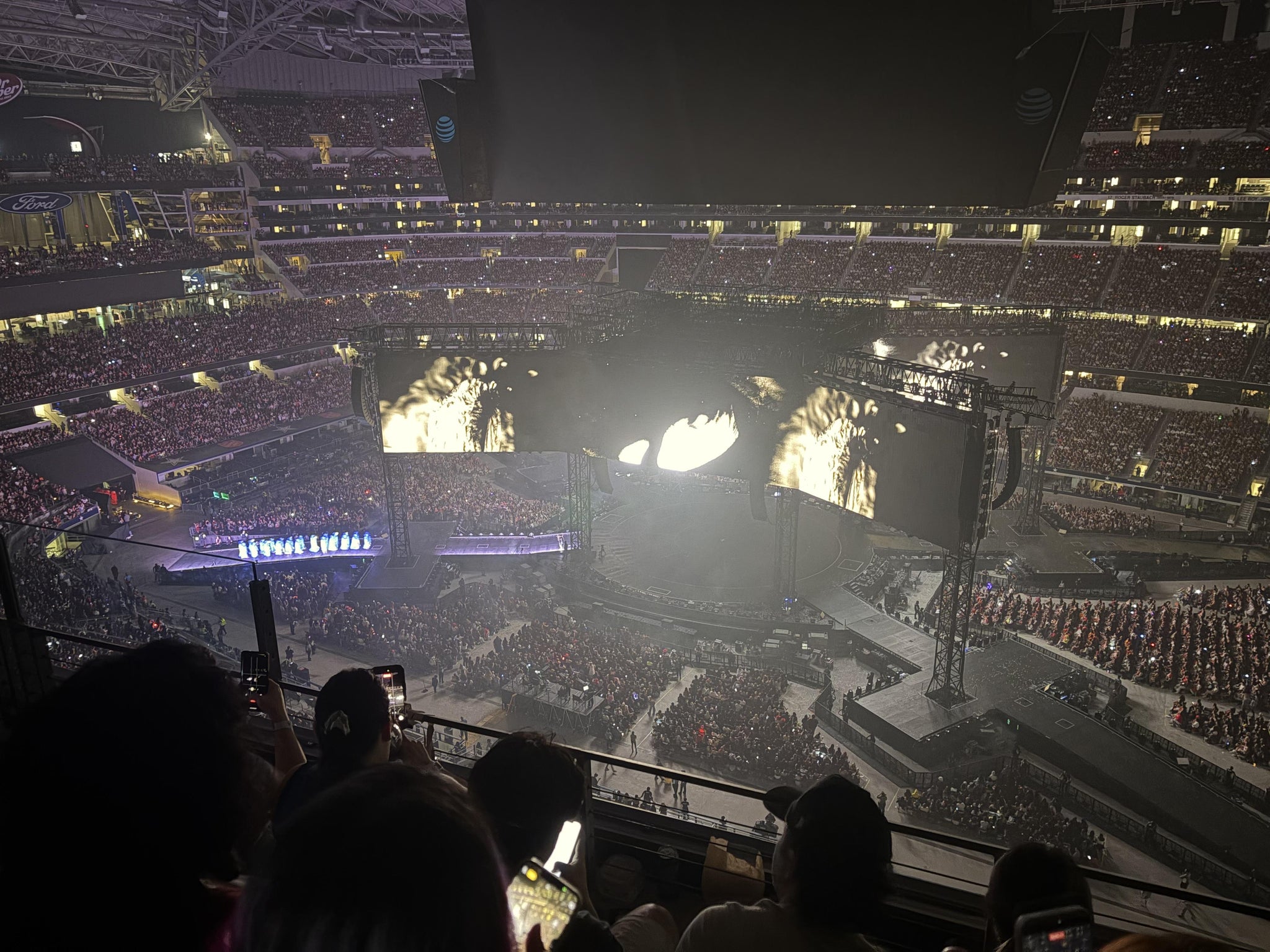 Vue réelle des fans prise de la Section 440 au site AT&T Stadium par Tori D