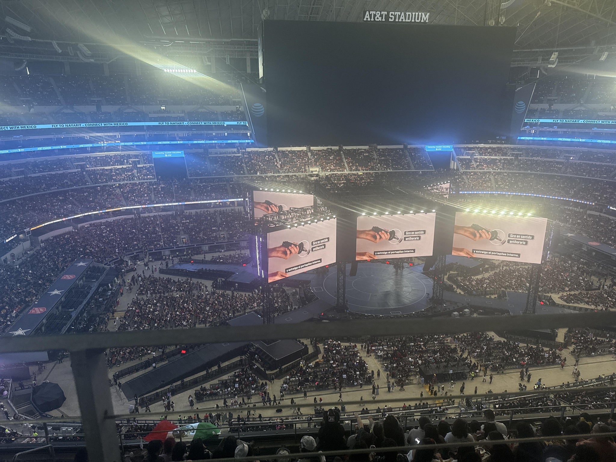 Vue réelle des fans prise de la Section 445 au site AT&T Stadium par Chelsea K