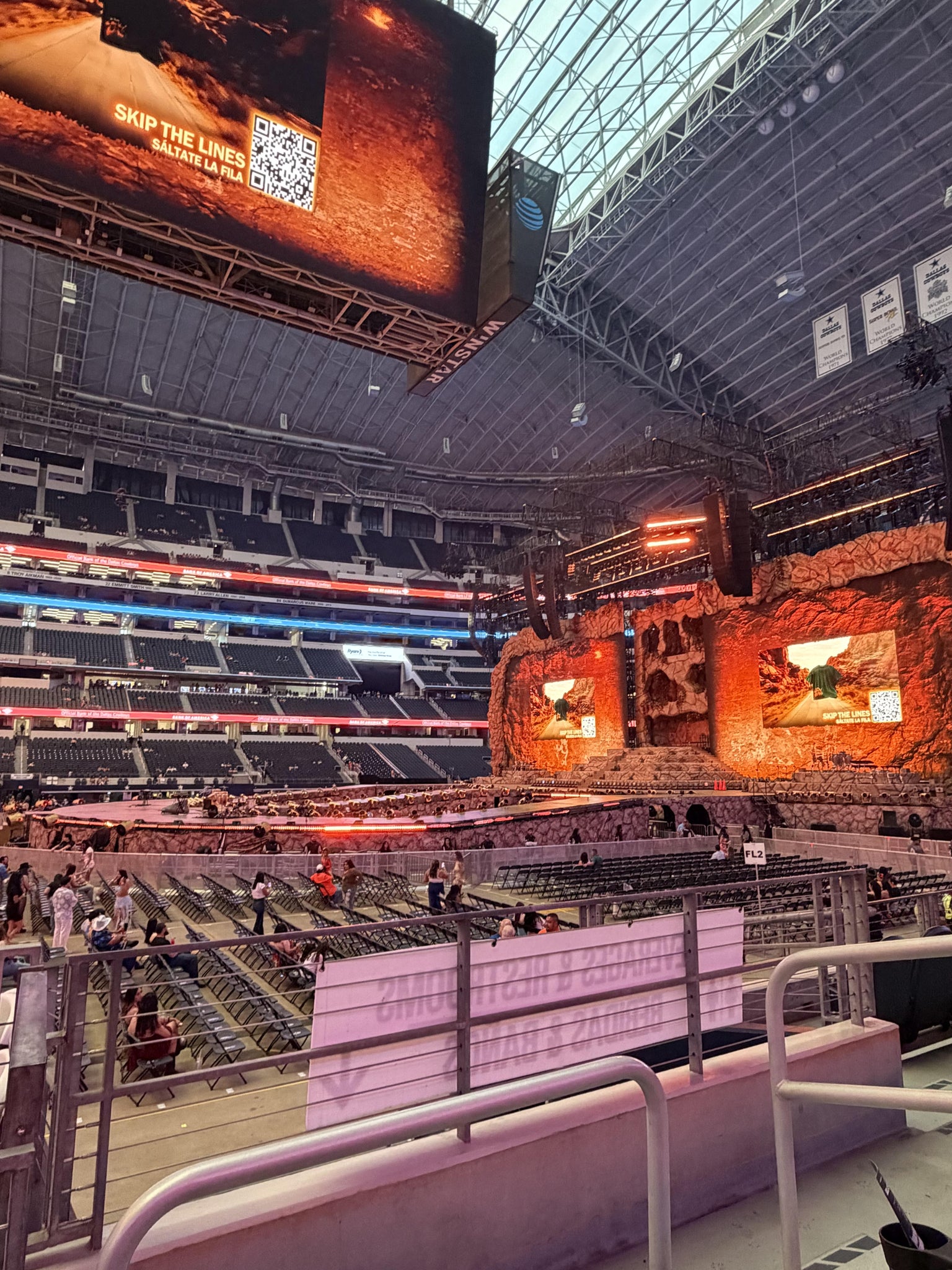 Vue réelle des fans prise de la Section C 111 au site AT&T Stadium par Omar V
