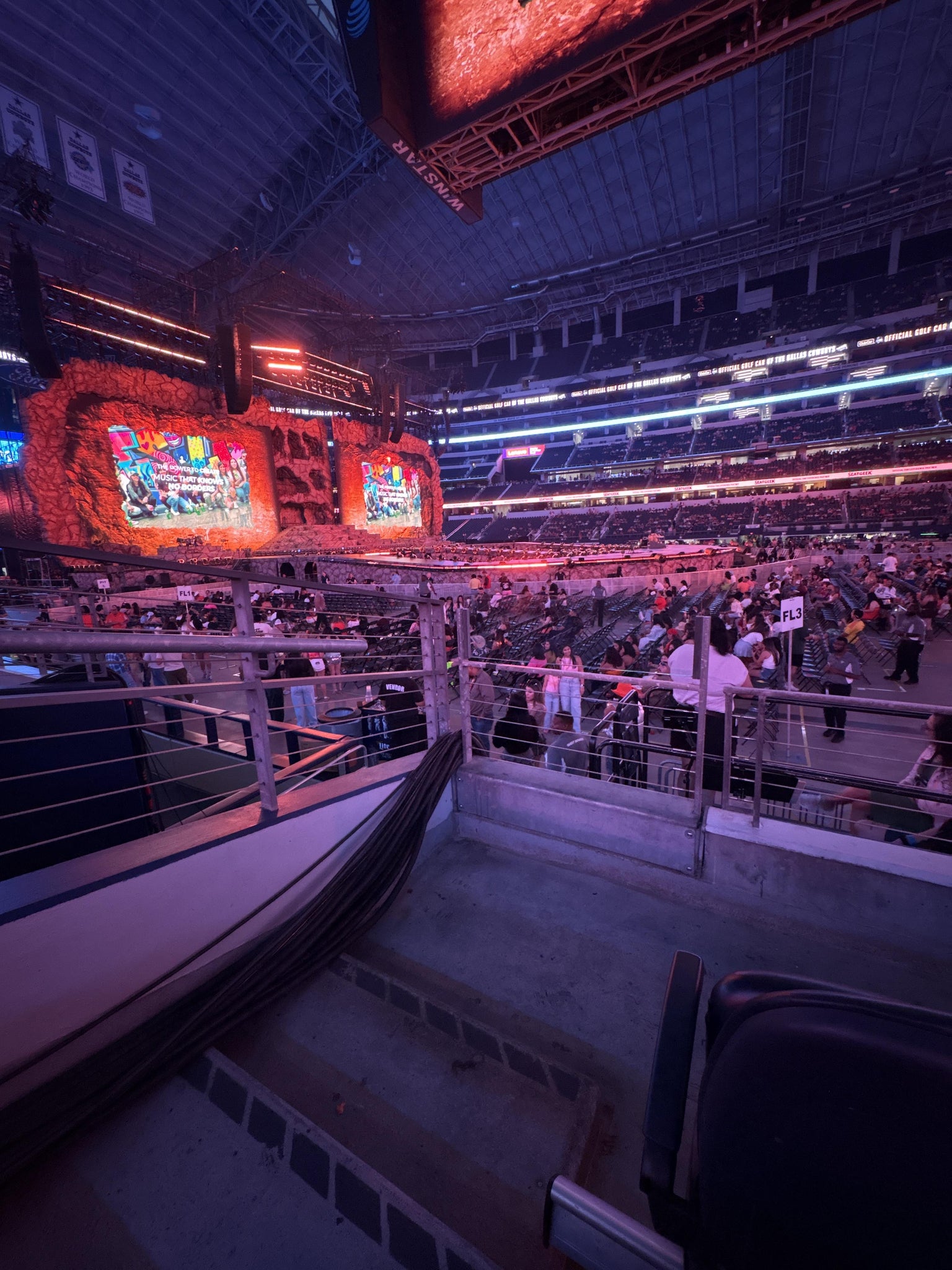 Vue réelle des fans prise de la Section C 135 au site AT&T Stadium par Jazmin S