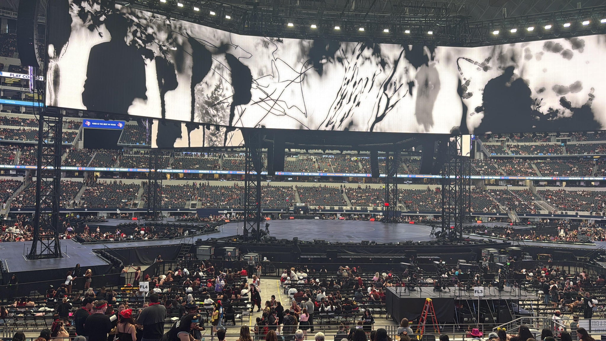 Vue réelle des fans prise de la Section C 136 au site AT&T Stadium par Mariana lizeth Z