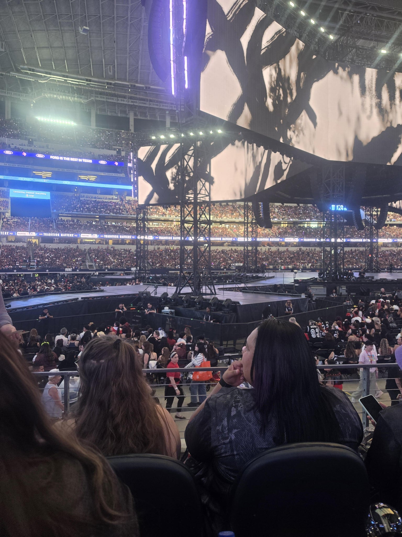 Vue réelle des fans prise de la Section C 138 au site AT&T Stadium par Melissa r G