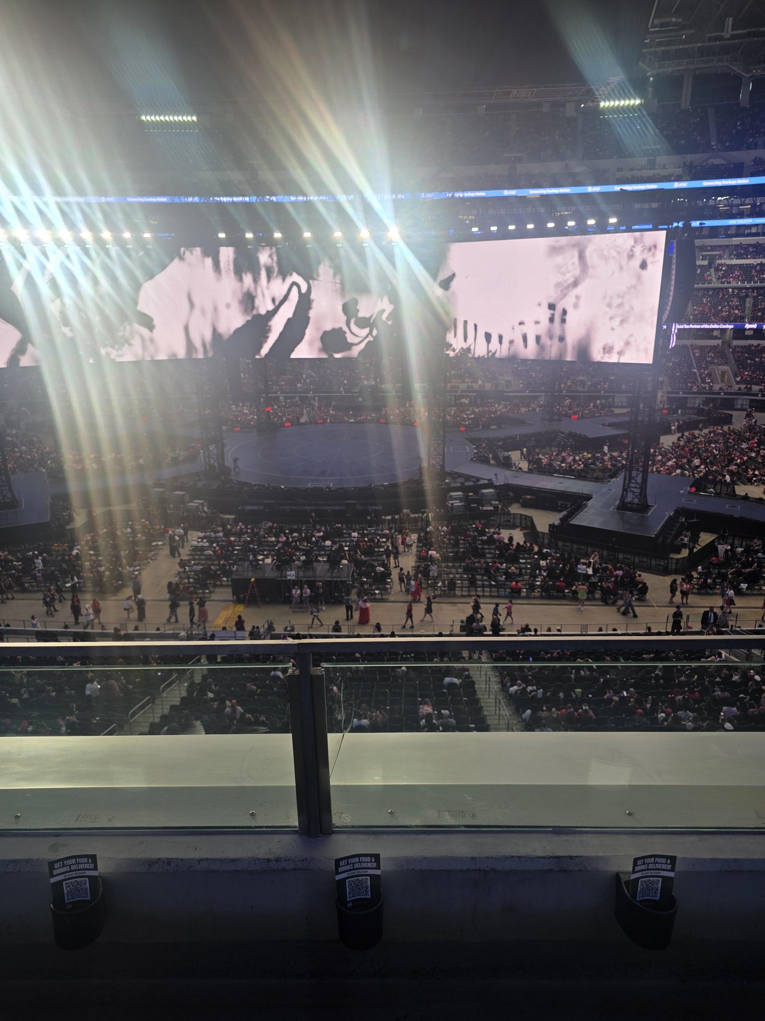 Vue réelle des fans prise de la Section C 335 au site AT&T Stadium par Elizabeth T