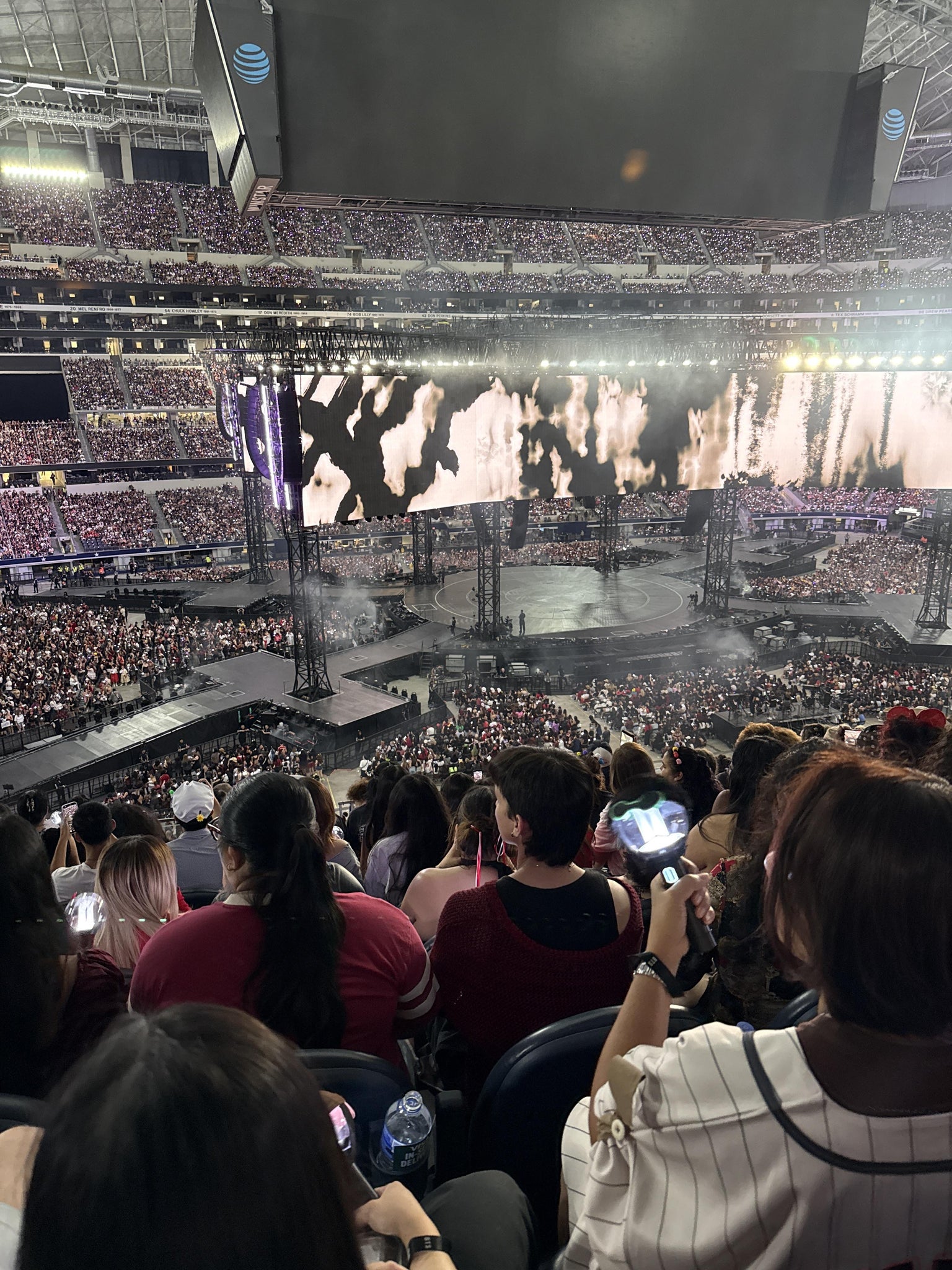 Vue réelle des fans prise de la Section C 338 au site AT&T Stadium par Lucy B