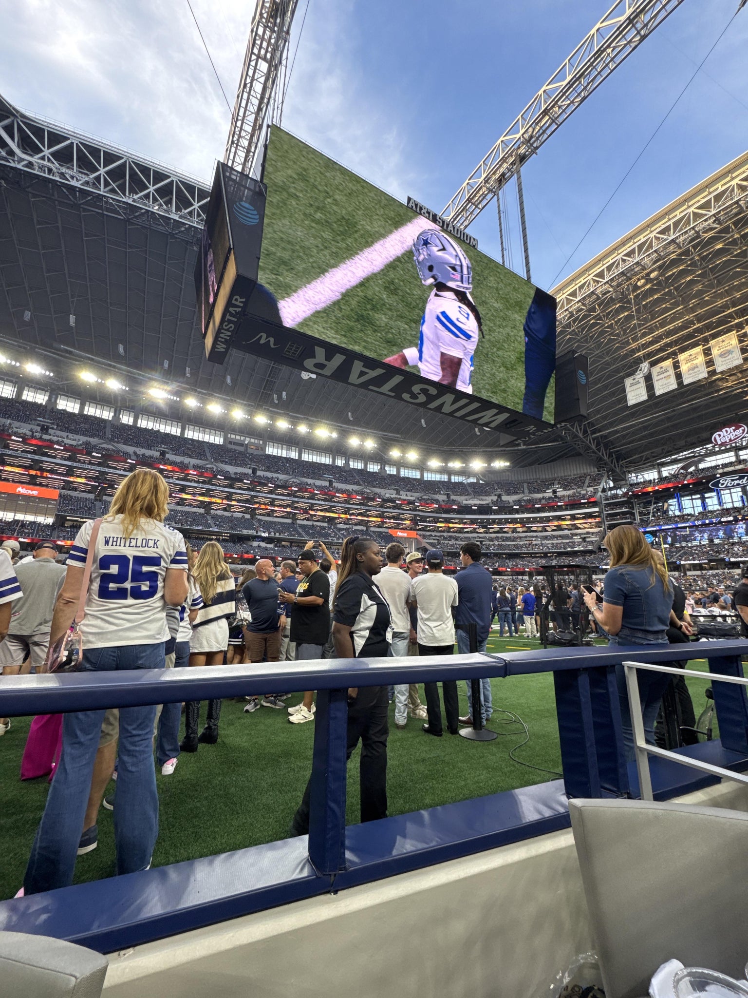 Real Fan View taken from Event Level Suite 18 at AT&T Stadium by Jorge P