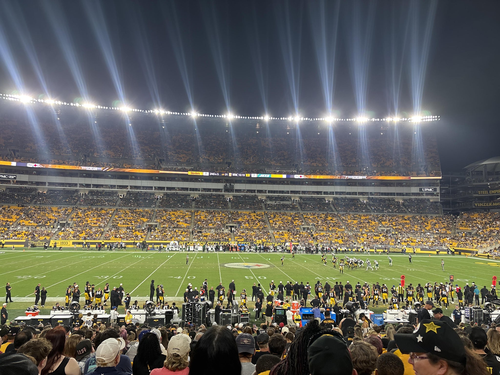 Vue réelle des fans prise de la Section 134 au site Acrisure Stadium par Anonymous User