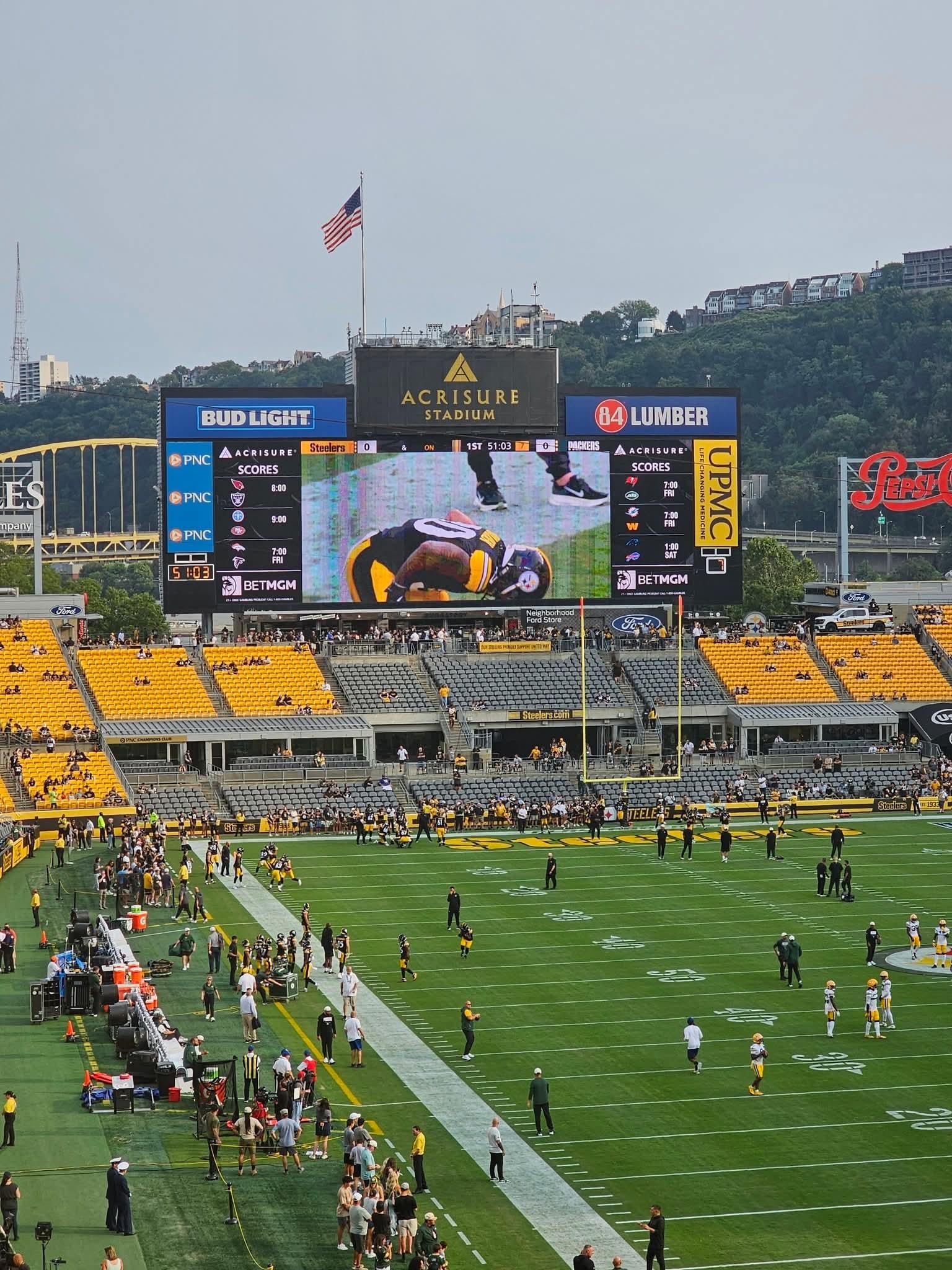 Vue réelle des fans prise de la Section 219 au site Acrisure Stadium par Michelle W