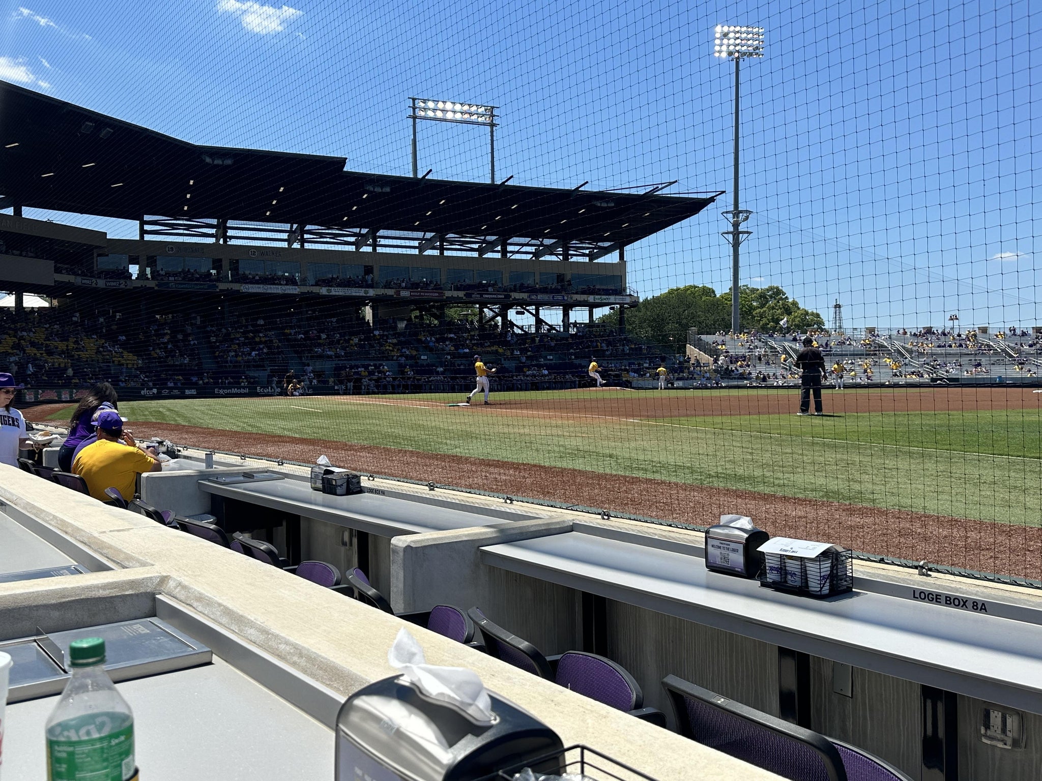 Vue réelle des fans prise de la First Base Loge 7 B au site Alex Box Stadium par Nick R