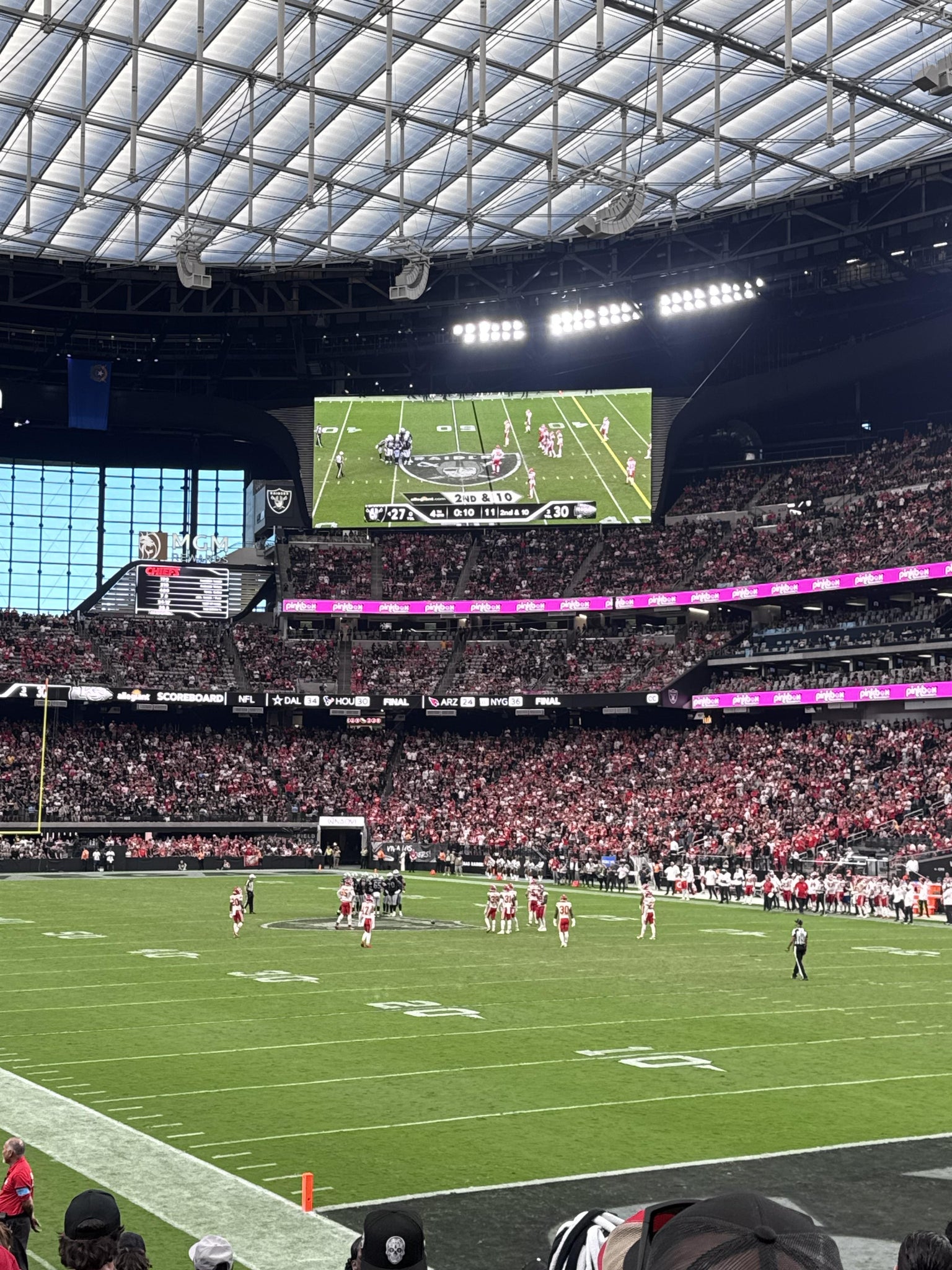 Vue réelle des fans prise de la Section 126 au site Allegiant Stadium par Jessica M