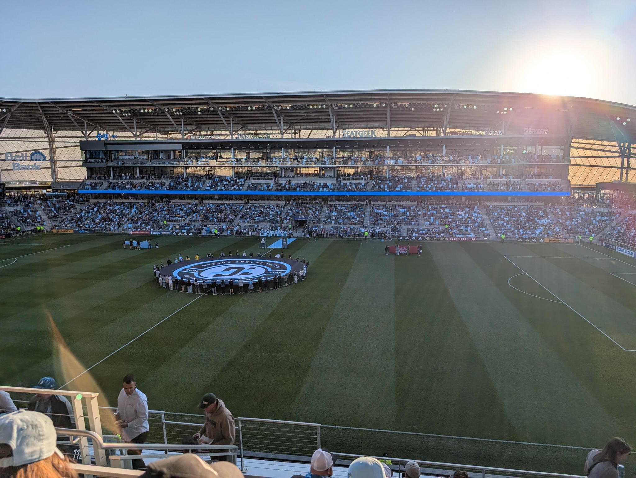 Vue réelle des fans prise de la Section 111 au site Allianz Field par Adam D