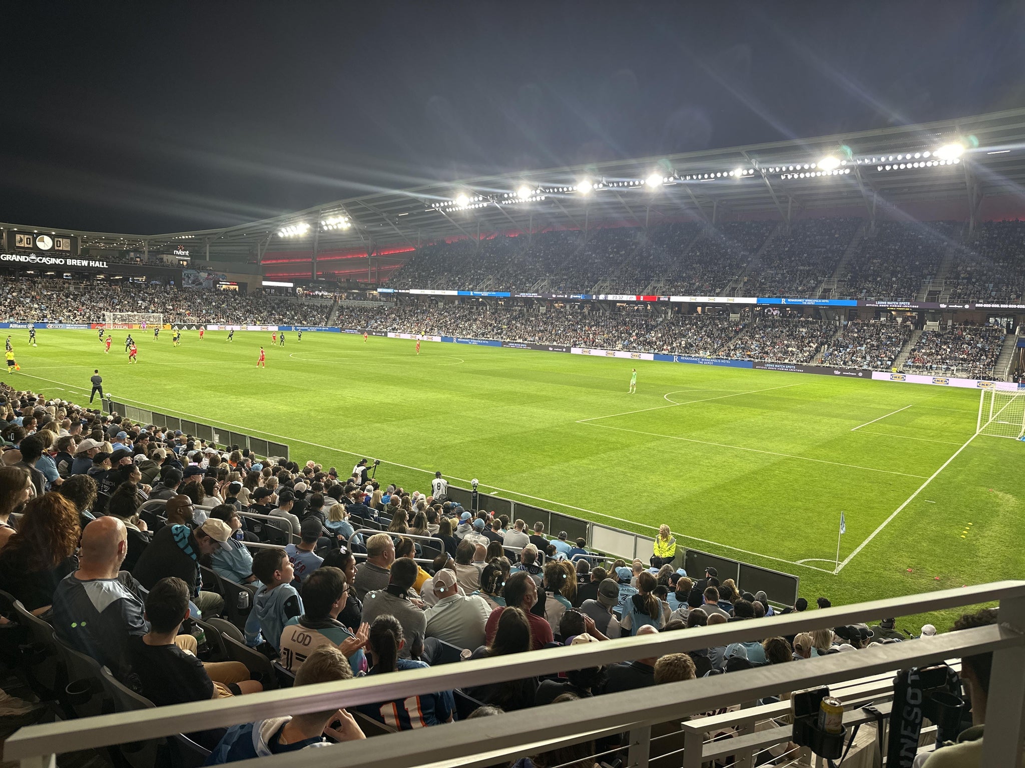 Vue réelle des fans prise de la Section 26 au site Allianz Field par Oliver M