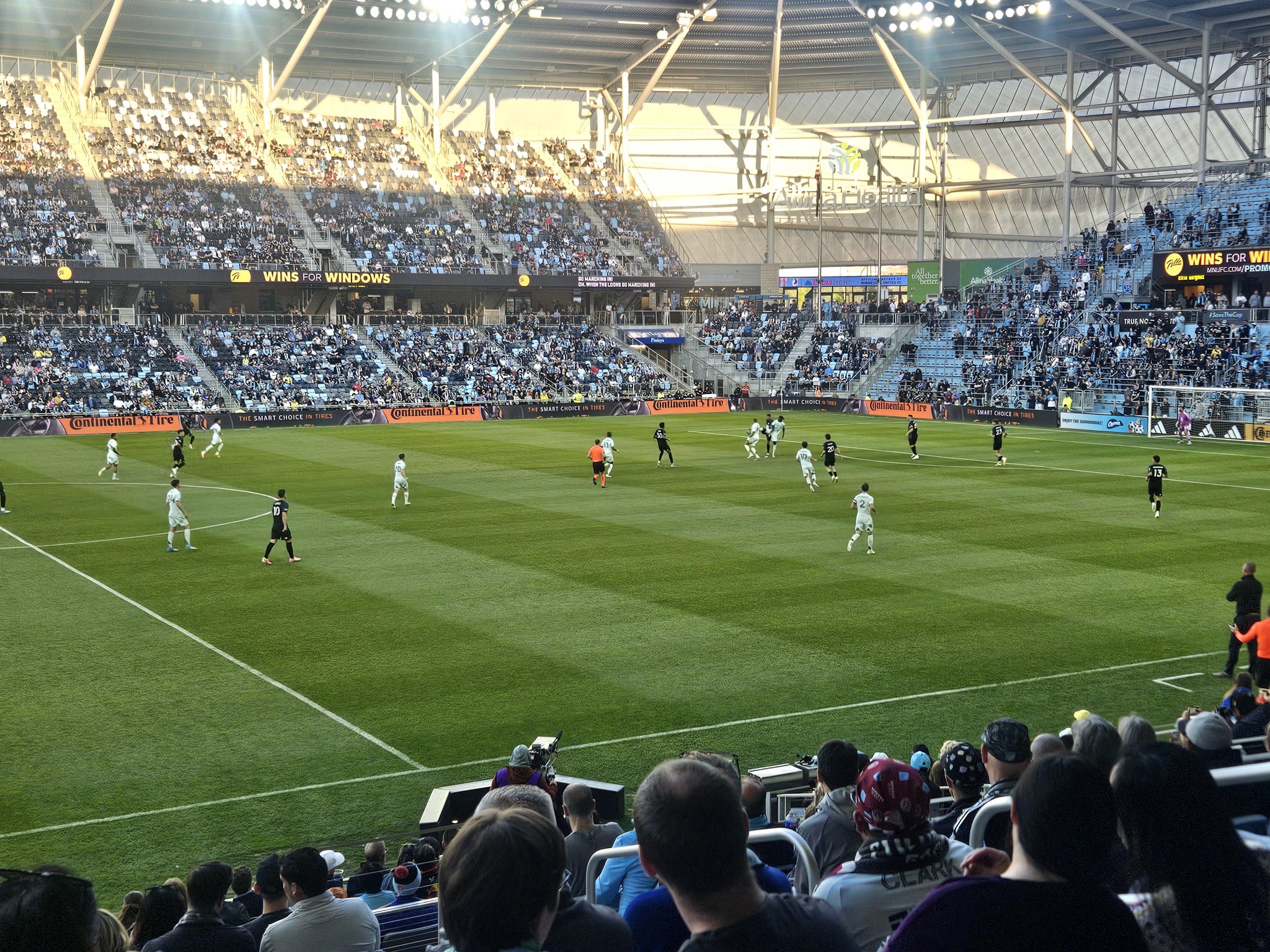 Vue réelle des fans prise de la Section 33 au site Allianz Field par Jason R