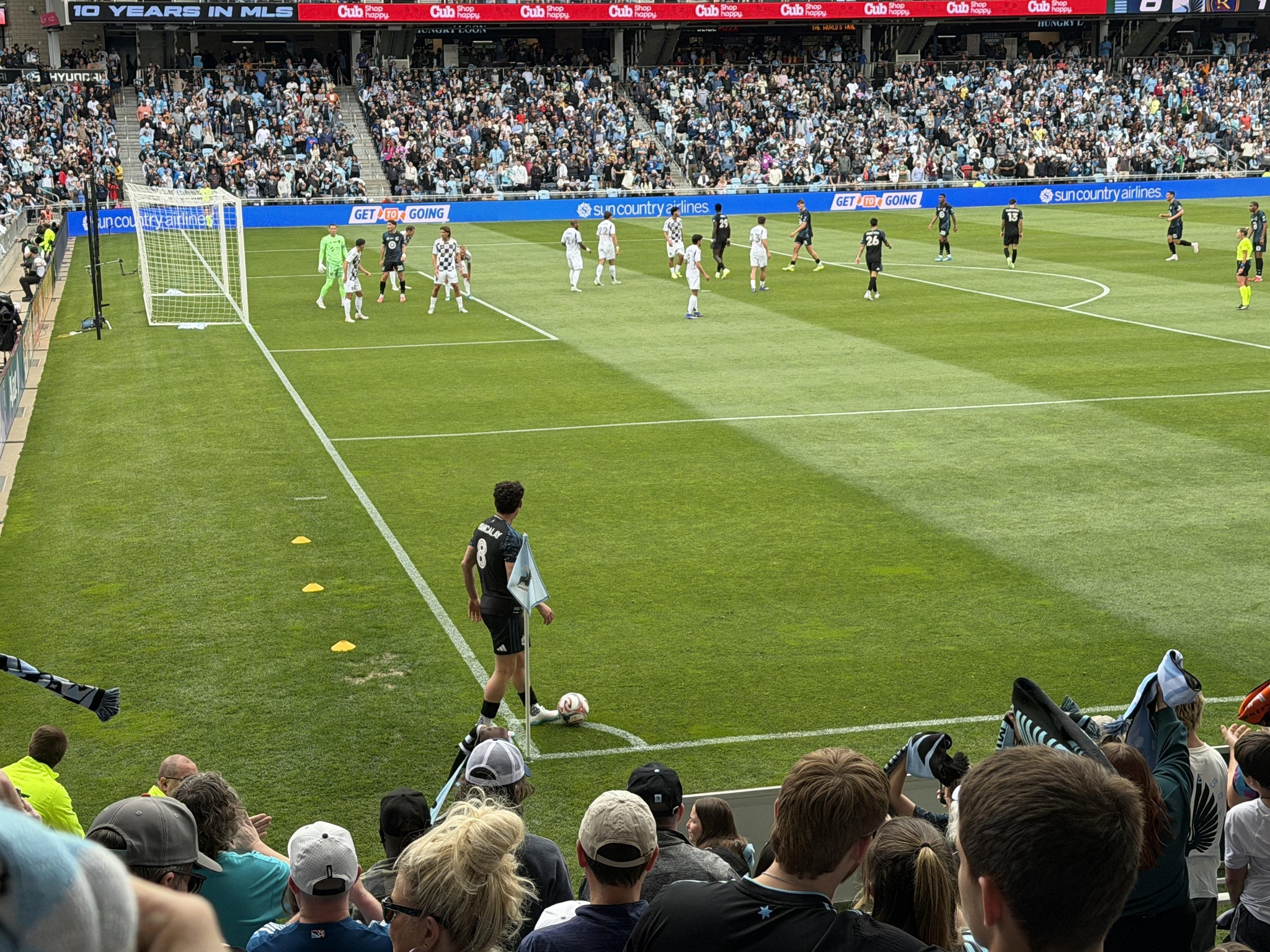 Vue réelle des fans prise de la Section 37 au site Allianz Field par Adam B