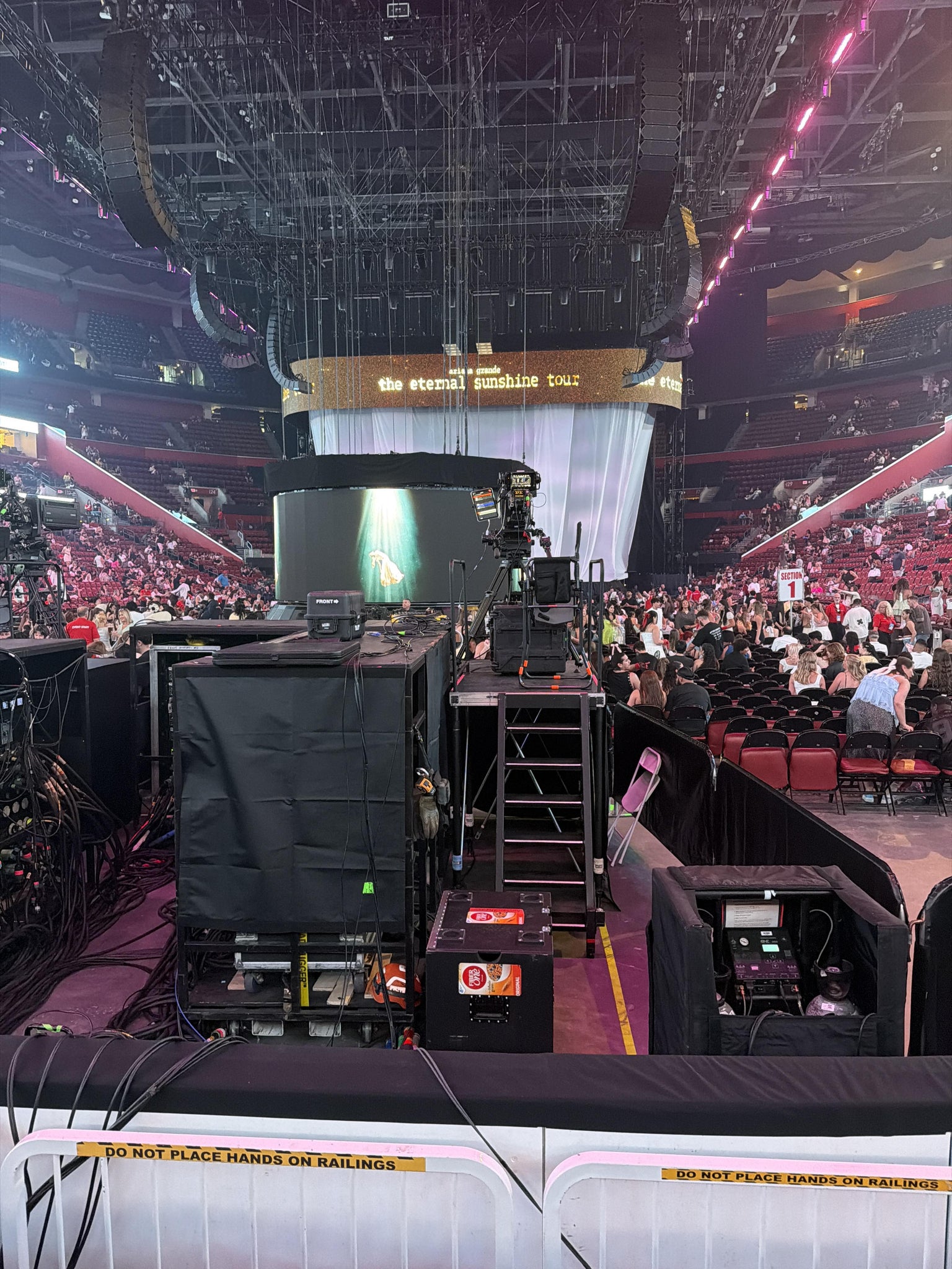 Vue réelle des fans prise de la Section 108 au site Amerant Bank Arena par Emily S