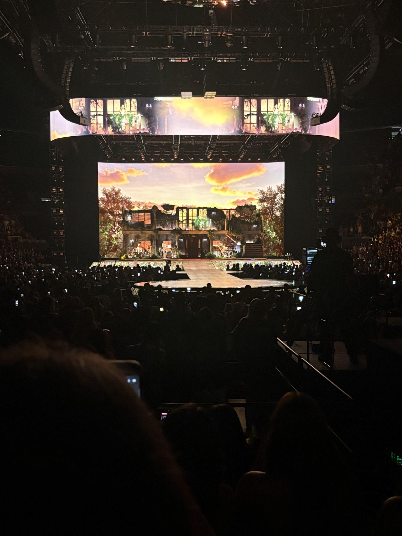 Vue réelle des fans prise de la Section 111 au site Amerant Bank Arena par Kiersten P