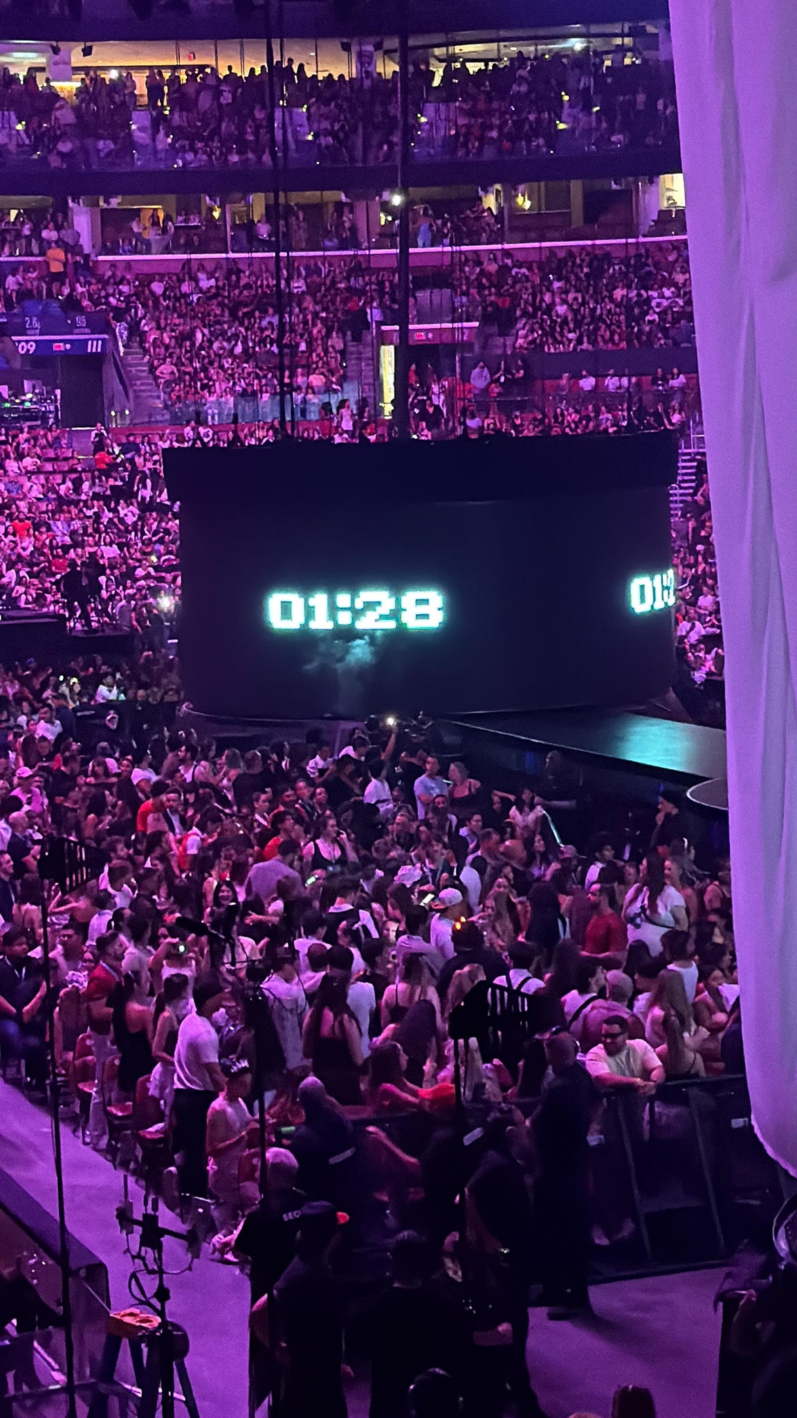 Vue réelle des fans prise de la Section 129 au site Amerant Bank Arena par Edvin G
