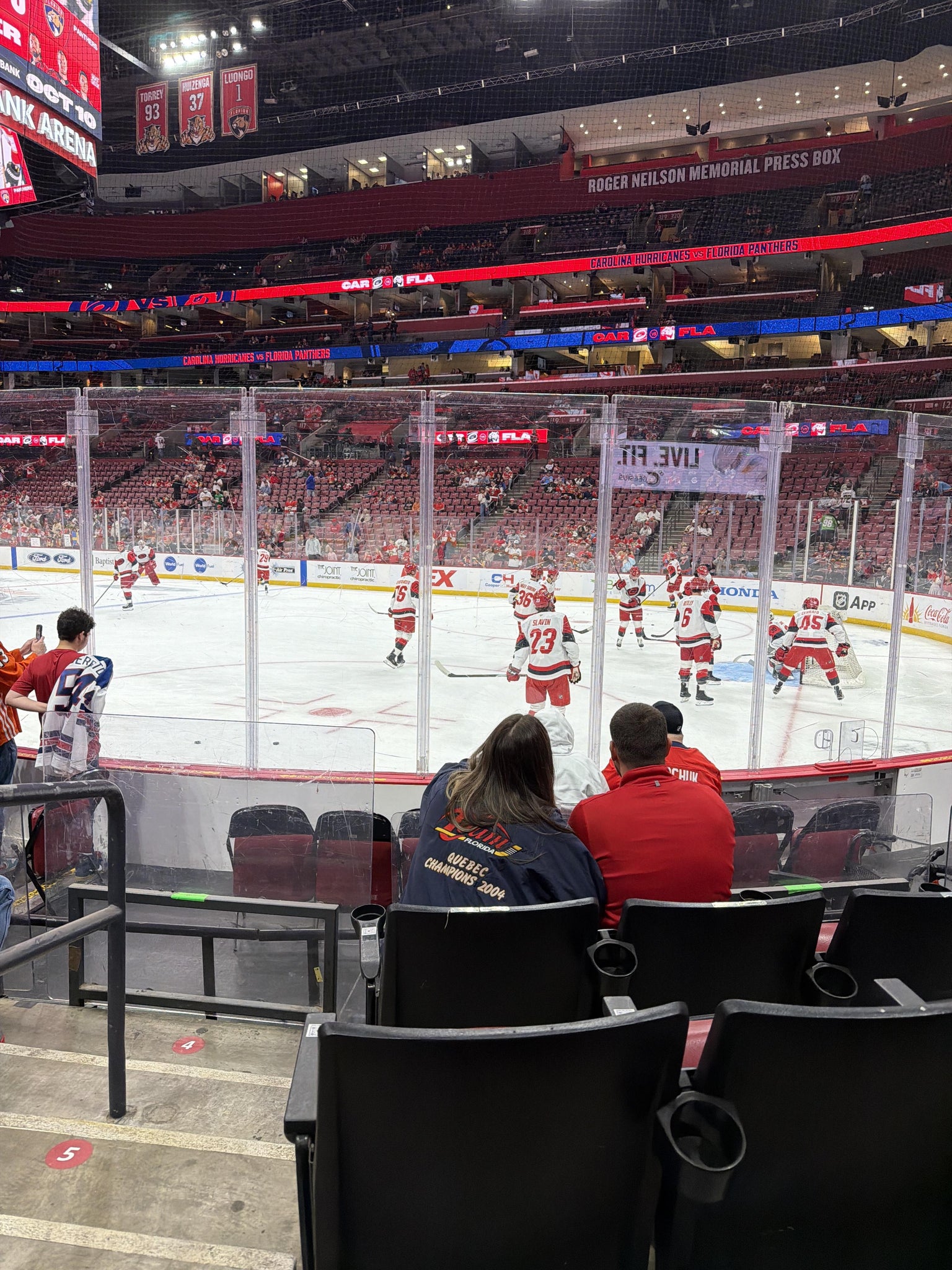 Vue réelle des fans prise de la Section 131 au site Amerant Bank Arena par Nickolas M