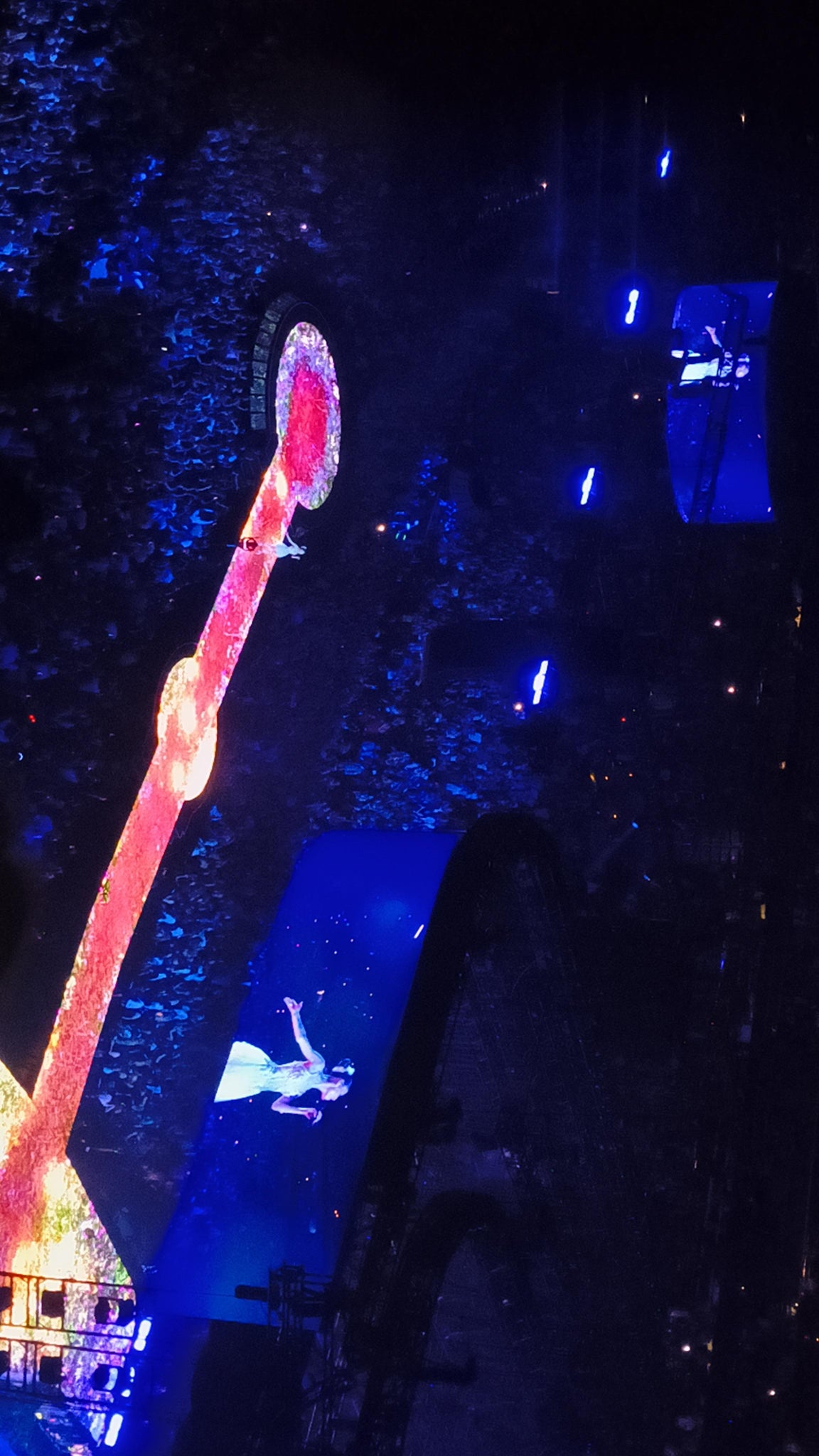 Vue réelle des fans prise de la Section 331 au site Amerant Bank Arena par Selena A