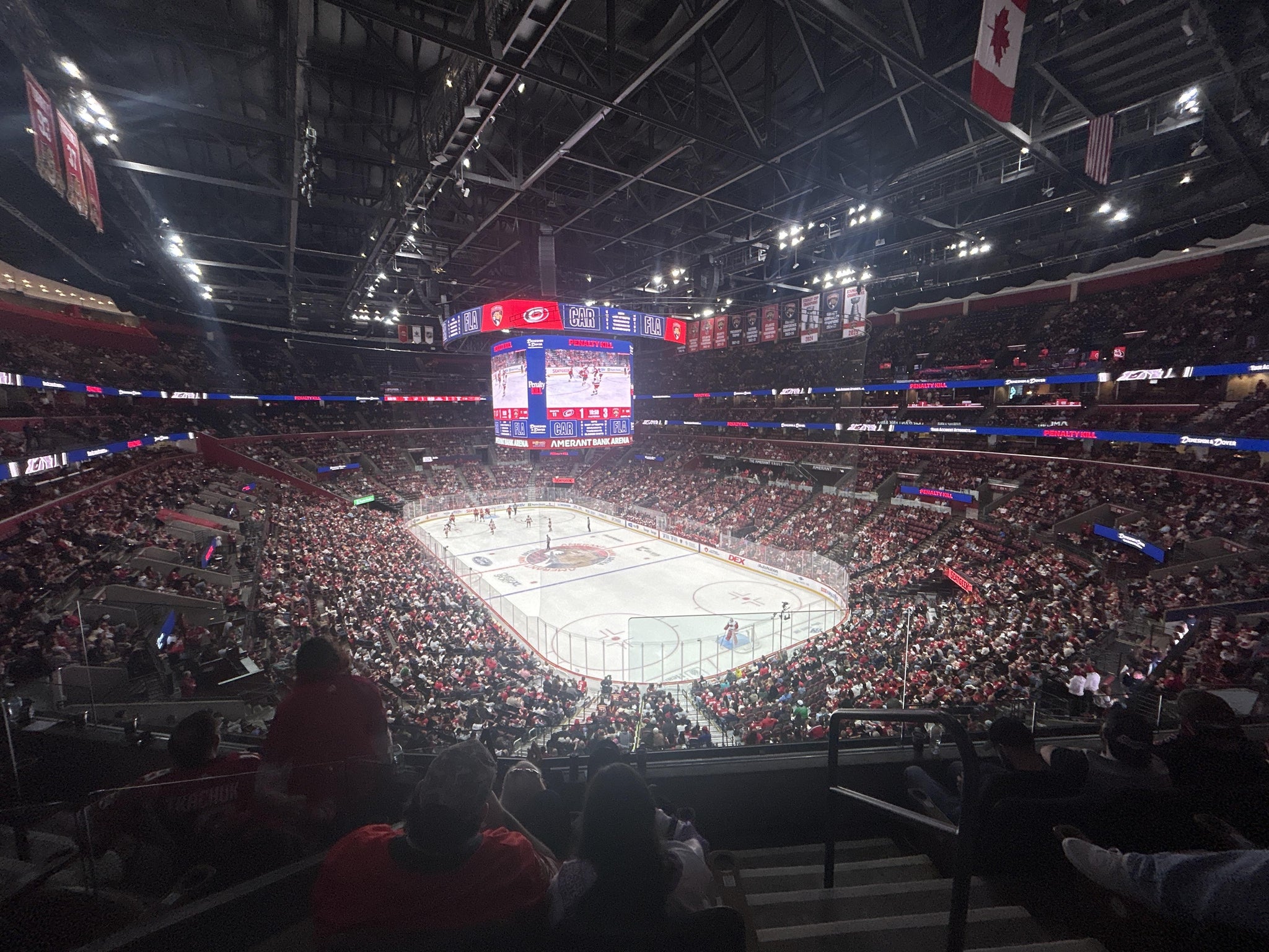 Vue réelle des fans prise de la Club 12 au site Amerant Bank Arena par Anonymous User