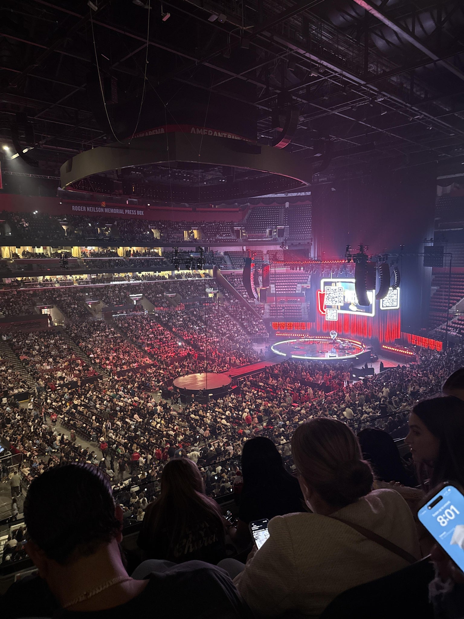 Vue réelle des fans prise de la Club 4 au site Amerant Bank Arena par Jannessa P