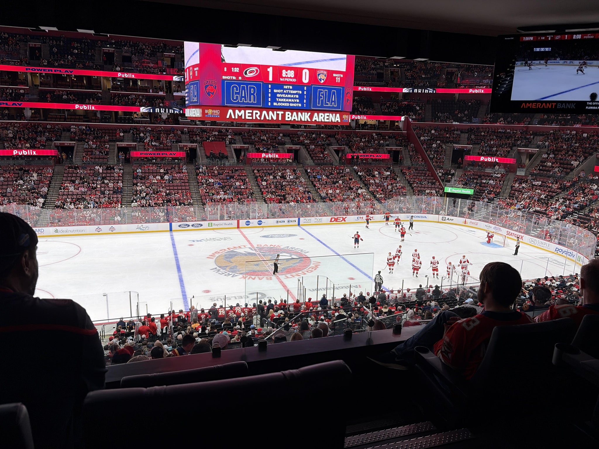 Vue réelle des fans prise de la Section SL 10 au site Amerant Bank Arena par Rima C