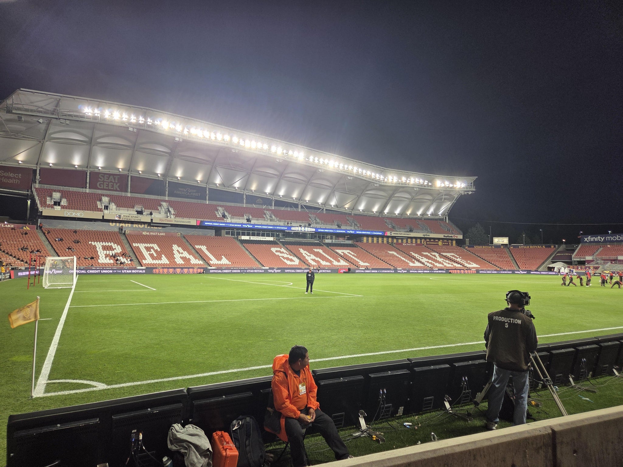 Vue réelle des fans prise de la Section 23 au site America First Field par Travis J