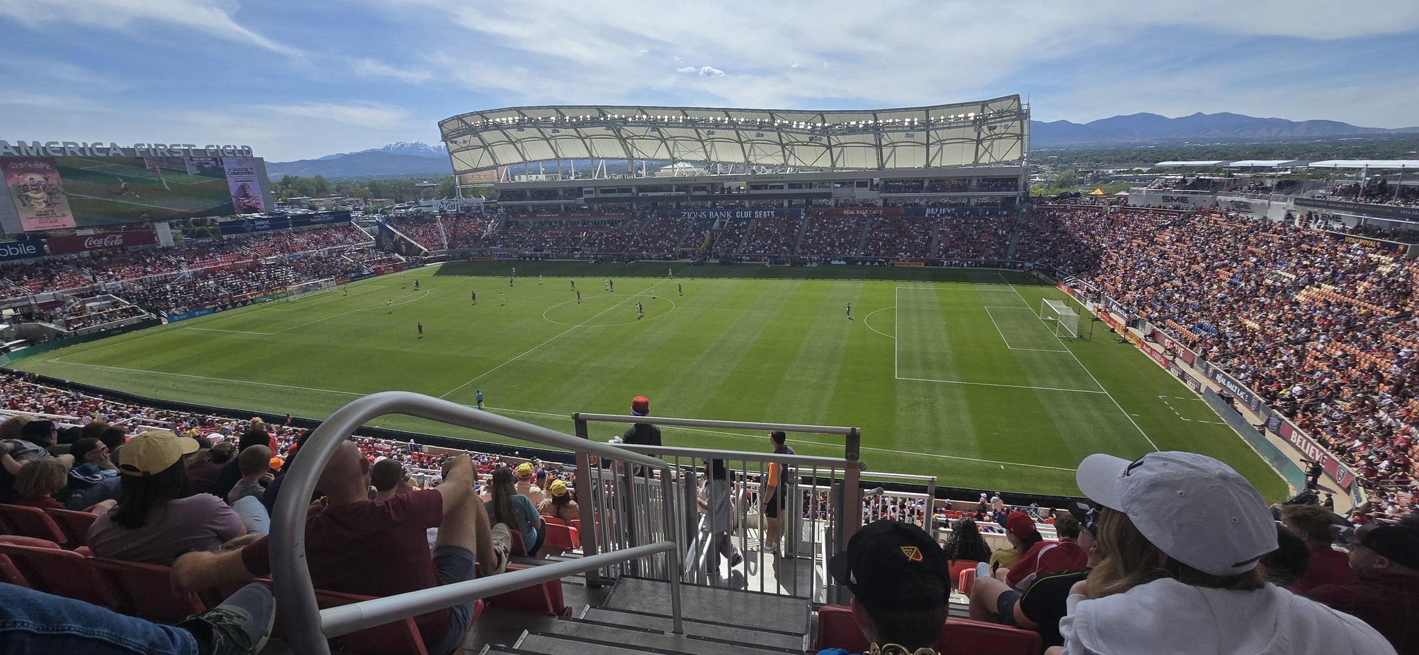 Vue réelle des fans prise de la Section 235 au site America First Field par Matt S