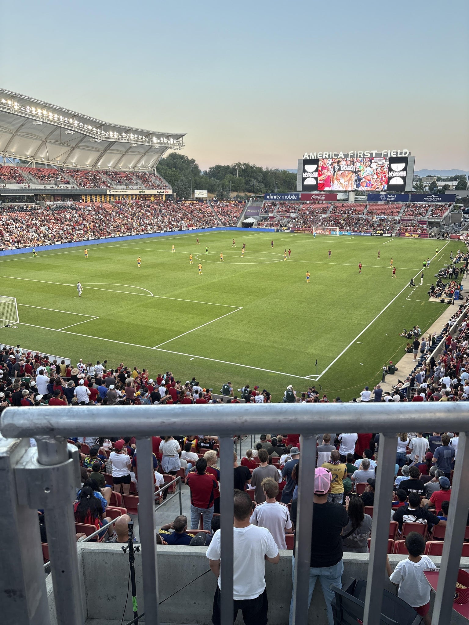 Vue réelle des fans prise de la Section N 225 au site America First Field par Jesus C