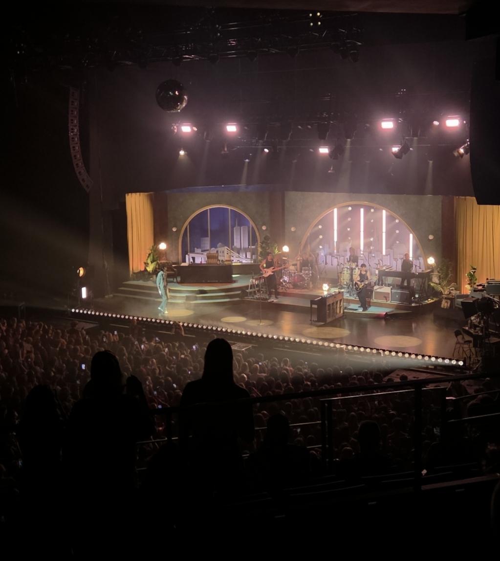 Vue réelle des fans prise de la Section 103 au site Andrew J Brady Music Center par Maddie S